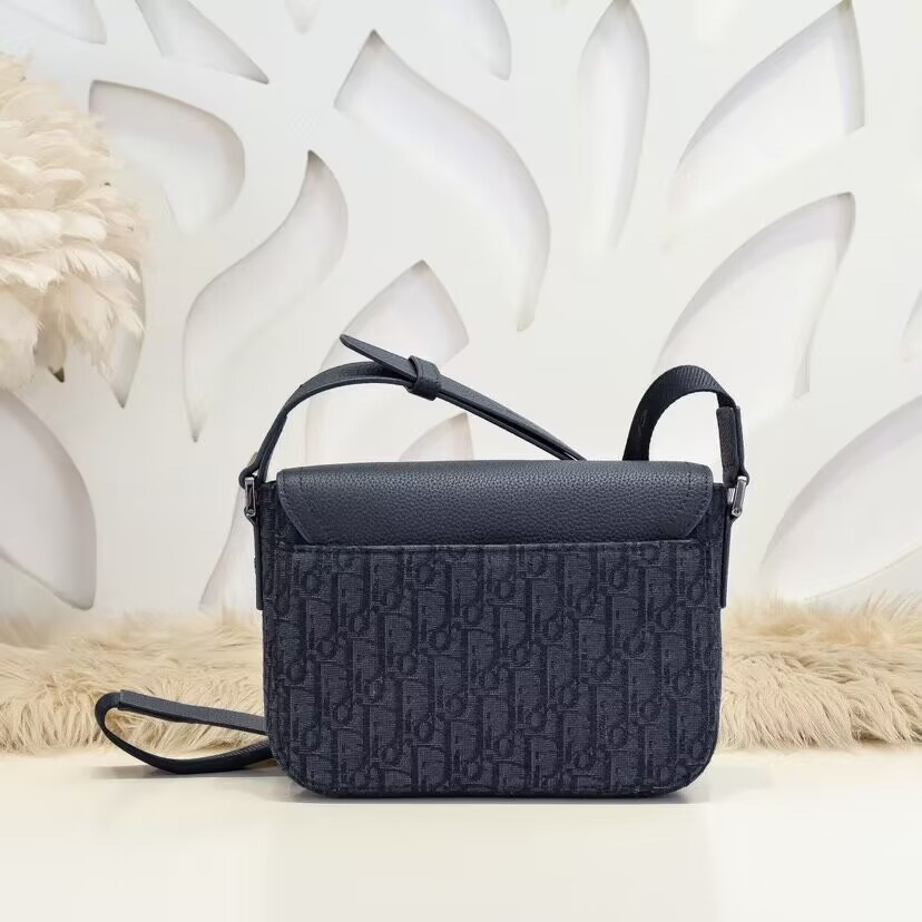 D*or saddle messenger bag with flap 23 x18 x6cm