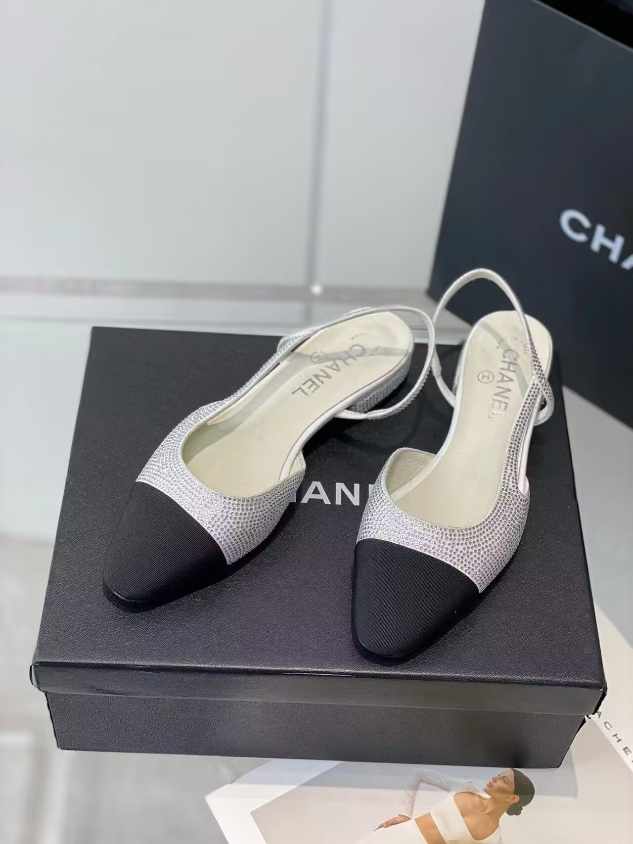 ua Ch*el slingbacks