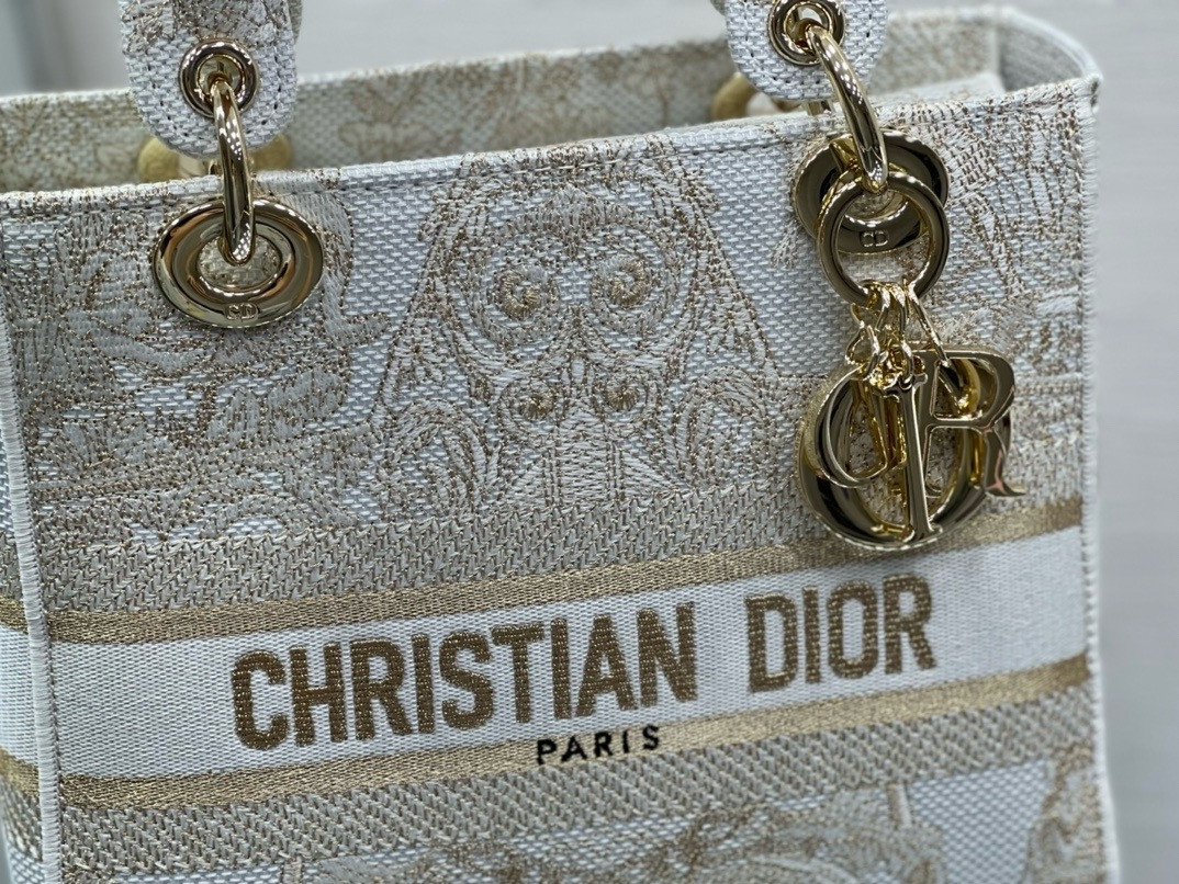medium D*or lady d-lite bag  24 x 20 x 11 cm