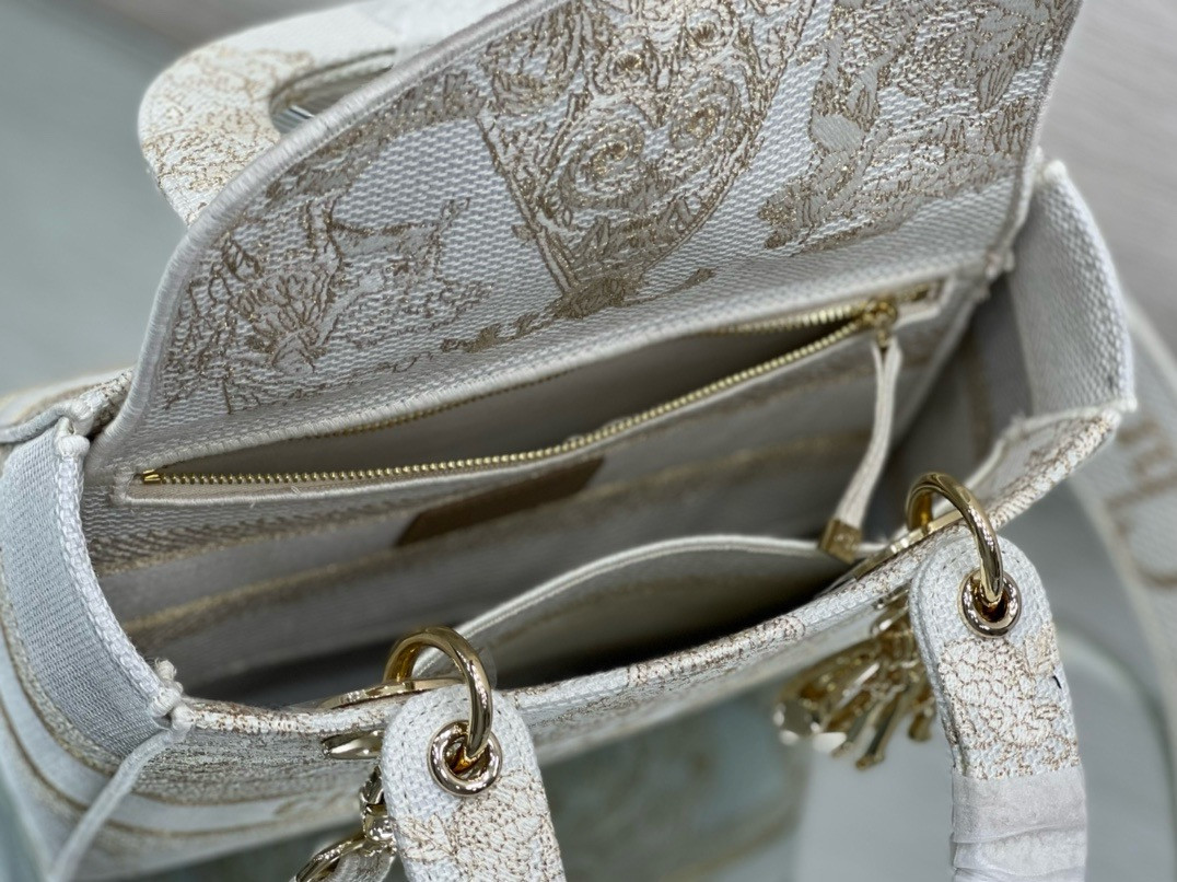 medium D*or lady d-lite bag  24 x 20 x 11 cm