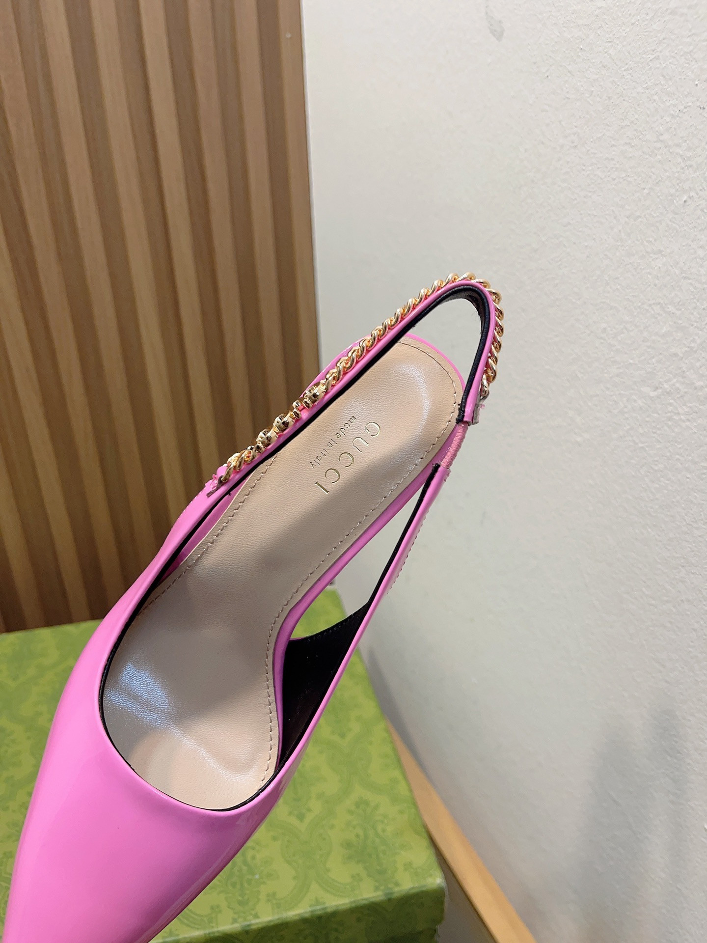 G*u*i signoria slingback pump high