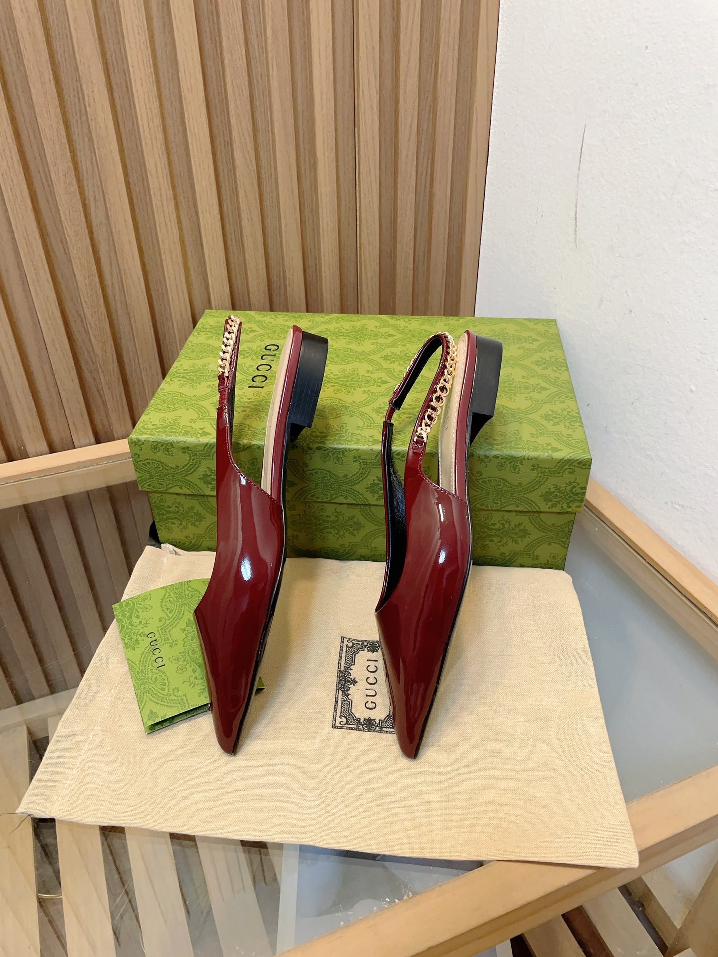 G*u*i signoria slingback pump flat shoes