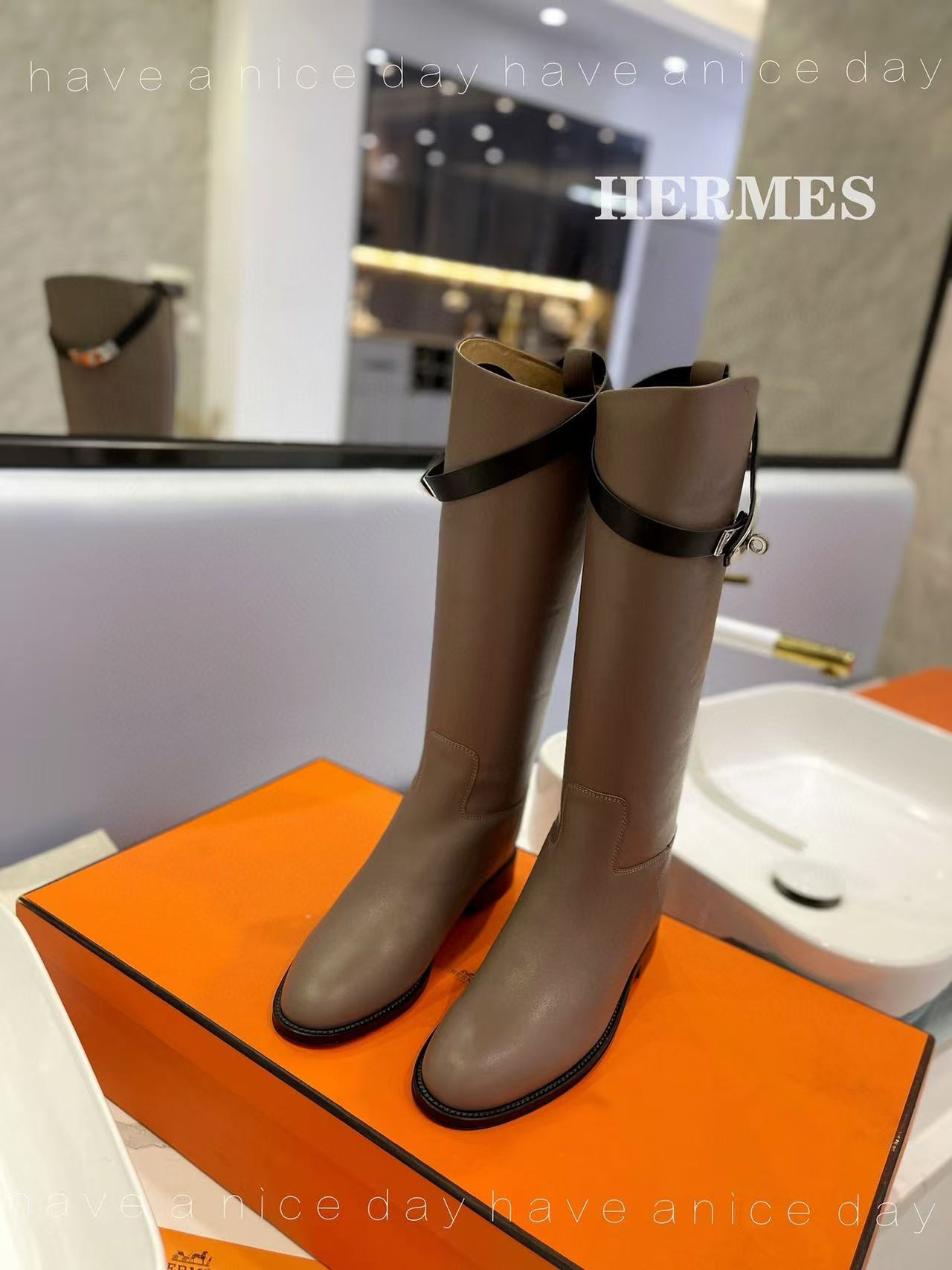 ua H**mes jumping boots