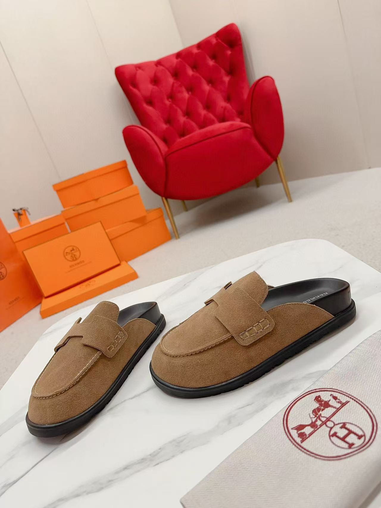 ua H**mes slippers