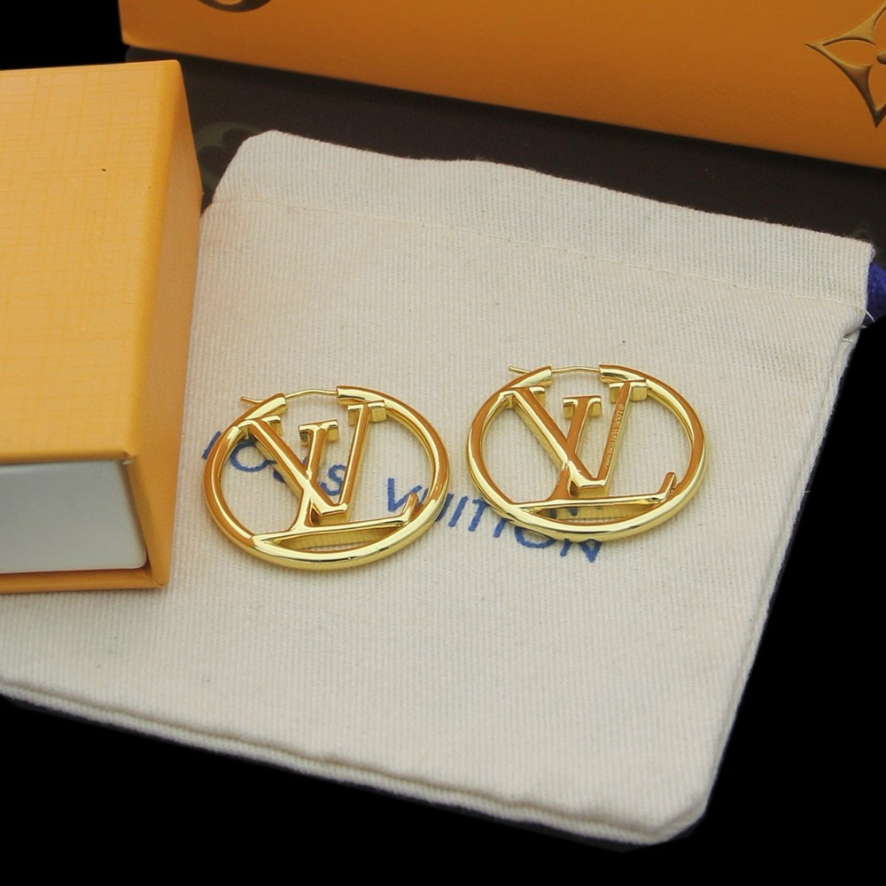 l0*is V*t0n earrings