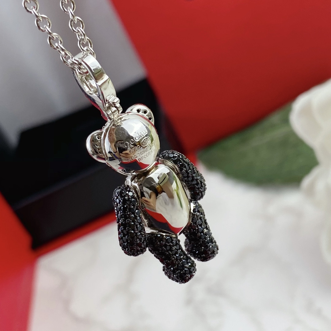 Qee1in love heart bear pendant necklace