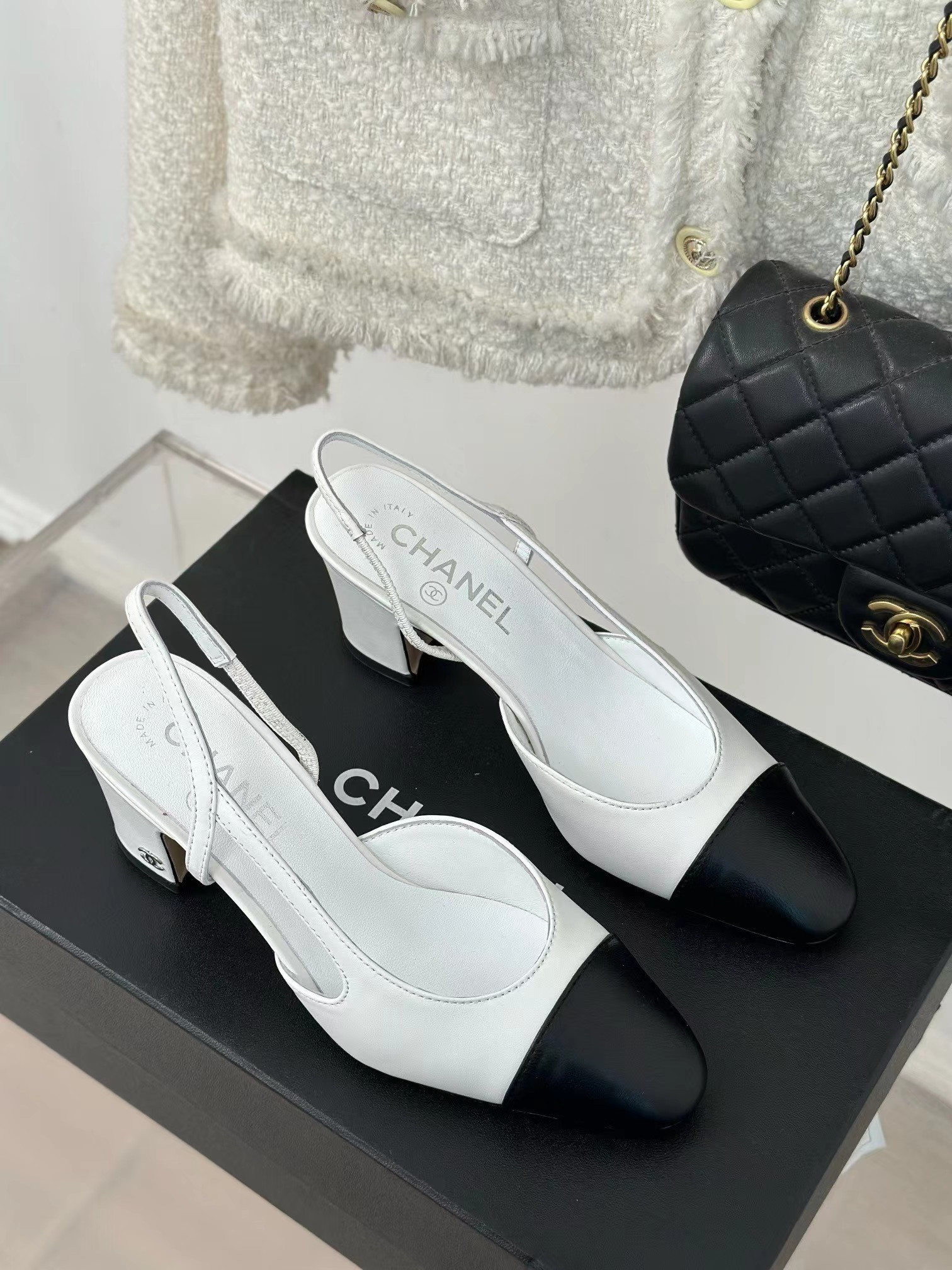 ua Ch*el slingbacks