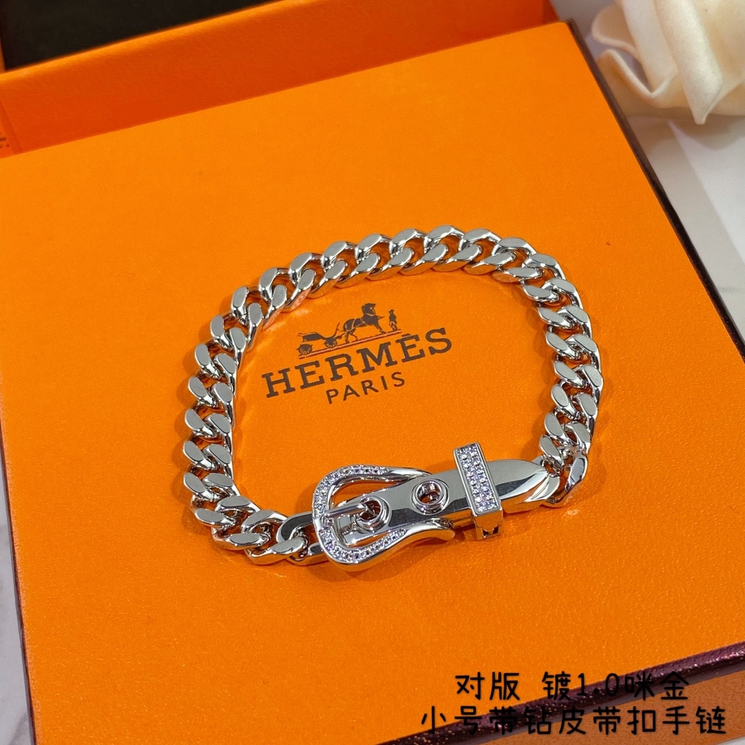 H**mes small di*m*nd-encrusted belt bracelet
