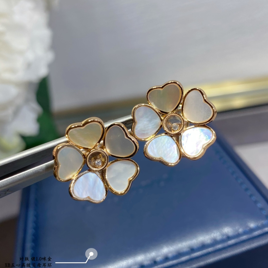 Ch0pard five he**ts mother-of-pearl earrings