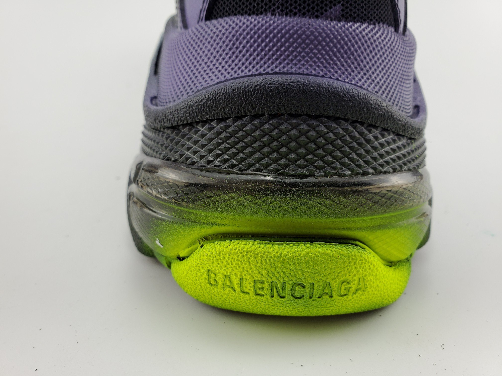 balenciga triple s Gr*ffiti