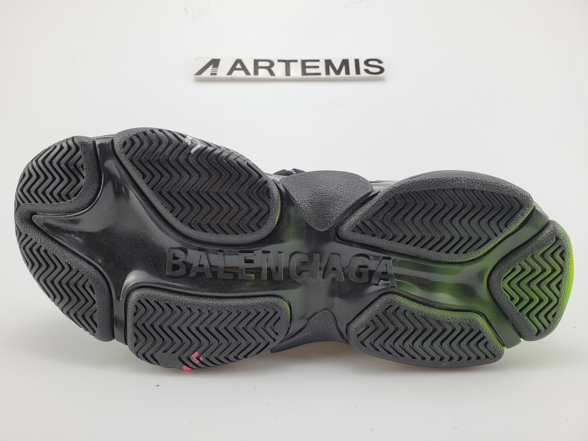balenciga triple s Gr*ffiti
