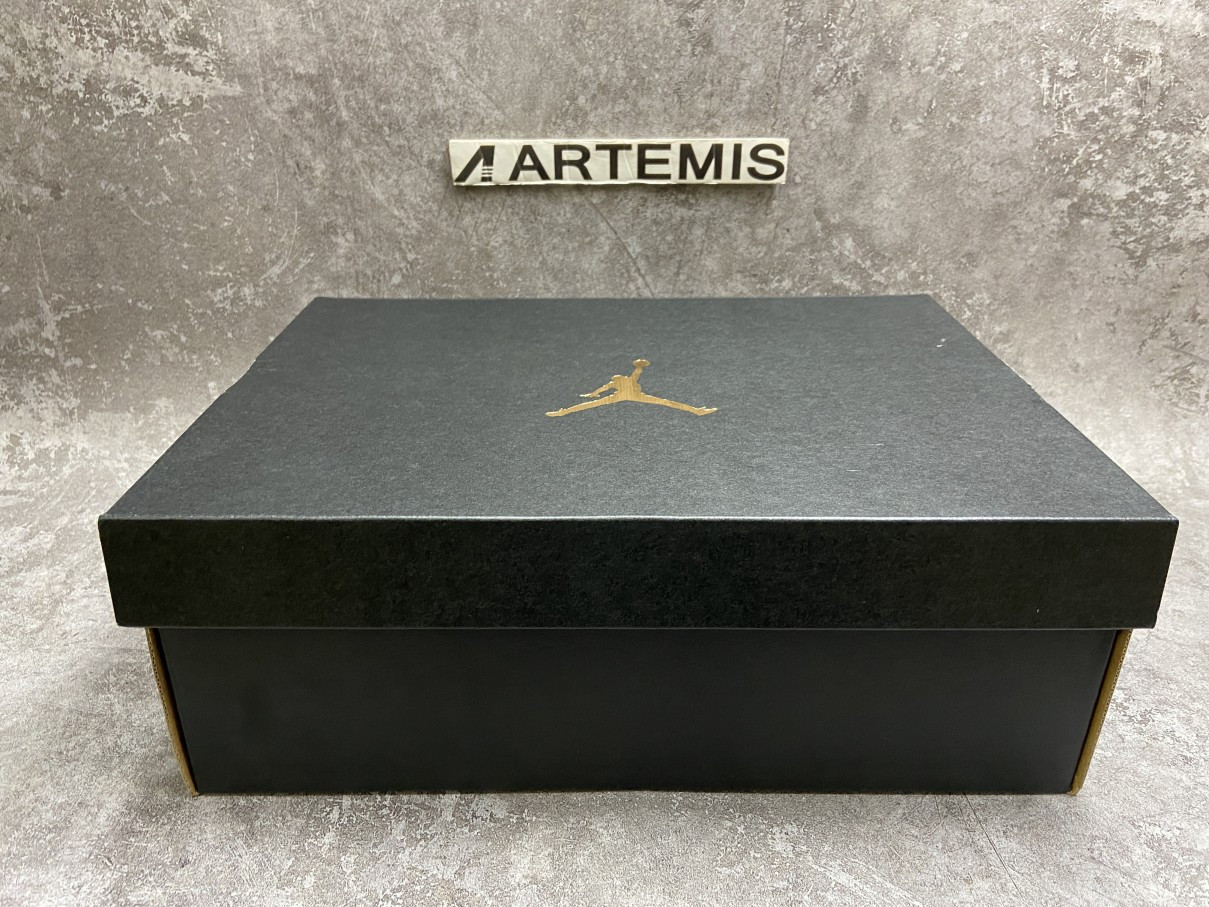 Air Jordan 1 Mid Light Smoke Grey