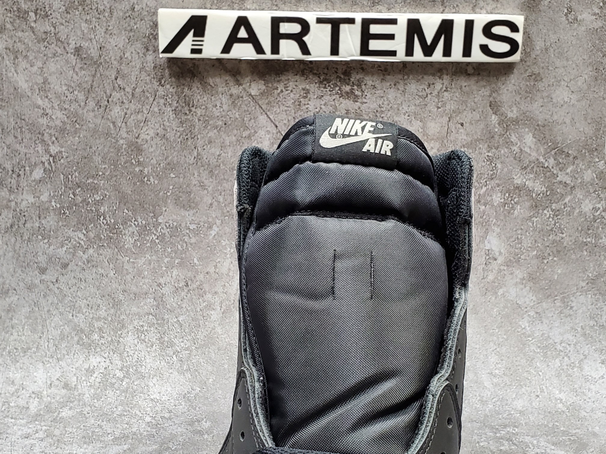 Air Jordan 1 Retro High Shadow