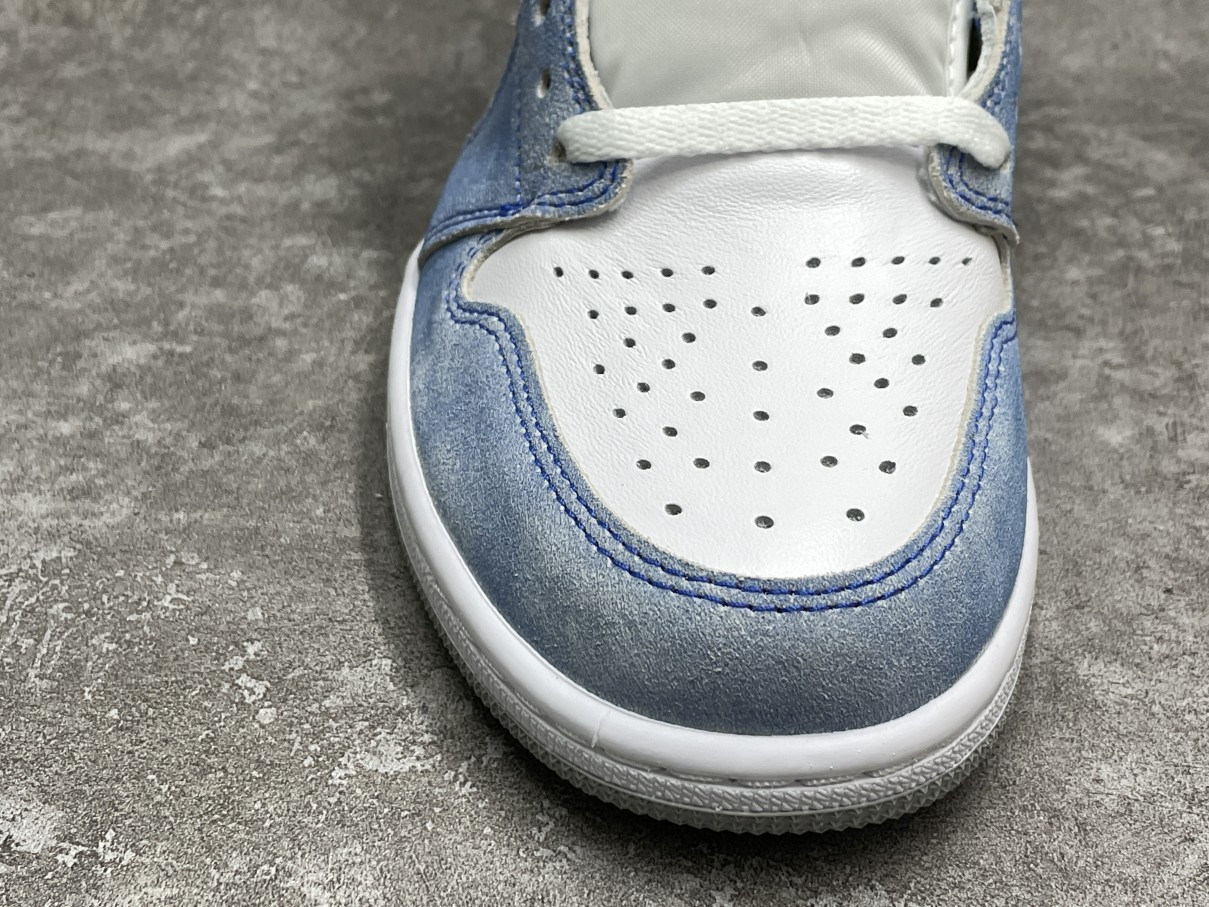 Air Jordan 1 Retro High Hyper Royal Smoke Grey