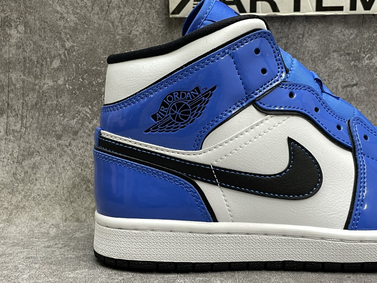 Air Jordan 1 Mid Signal Blue