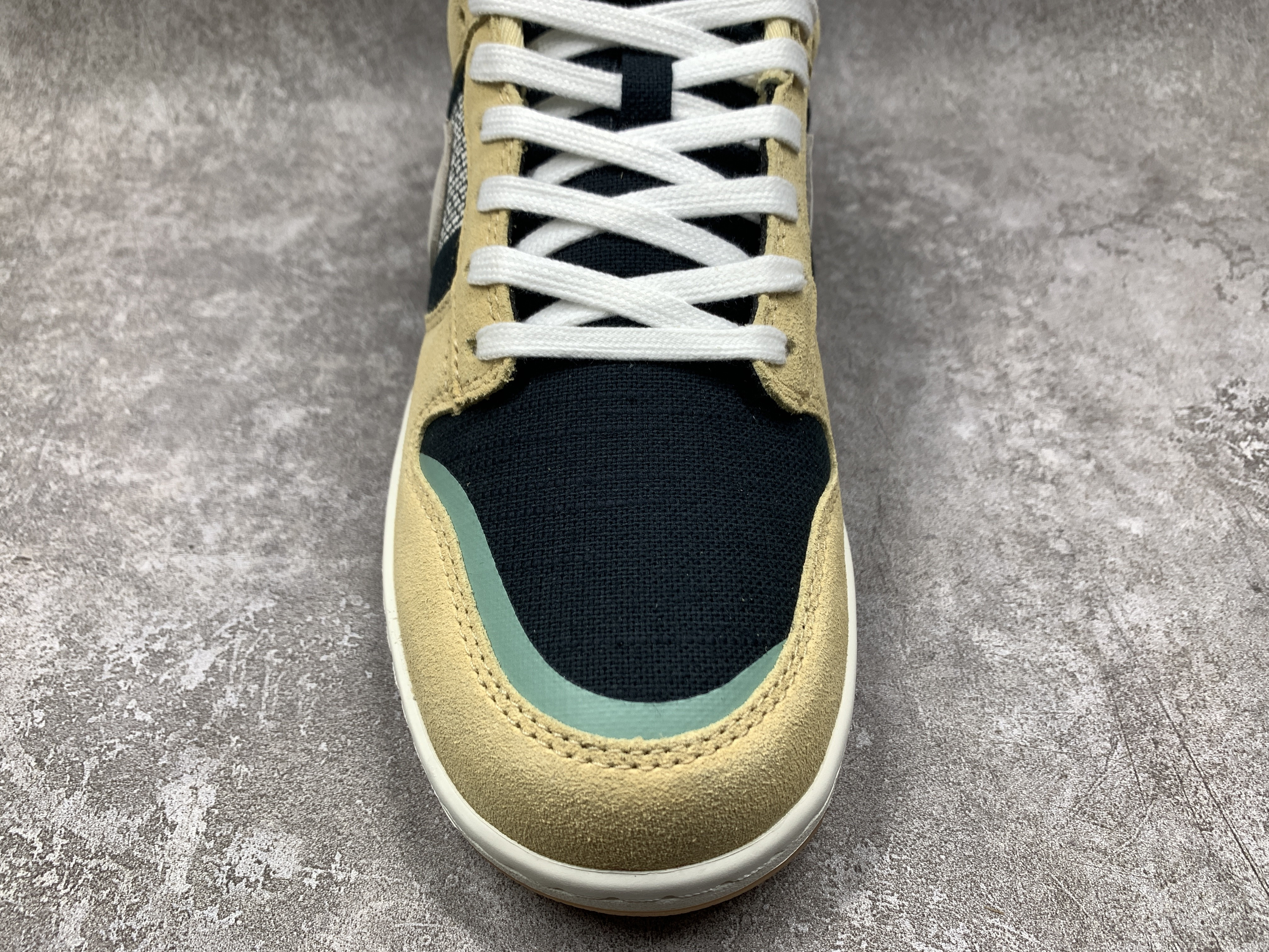 Nike Dunk Low Rooted in Peace