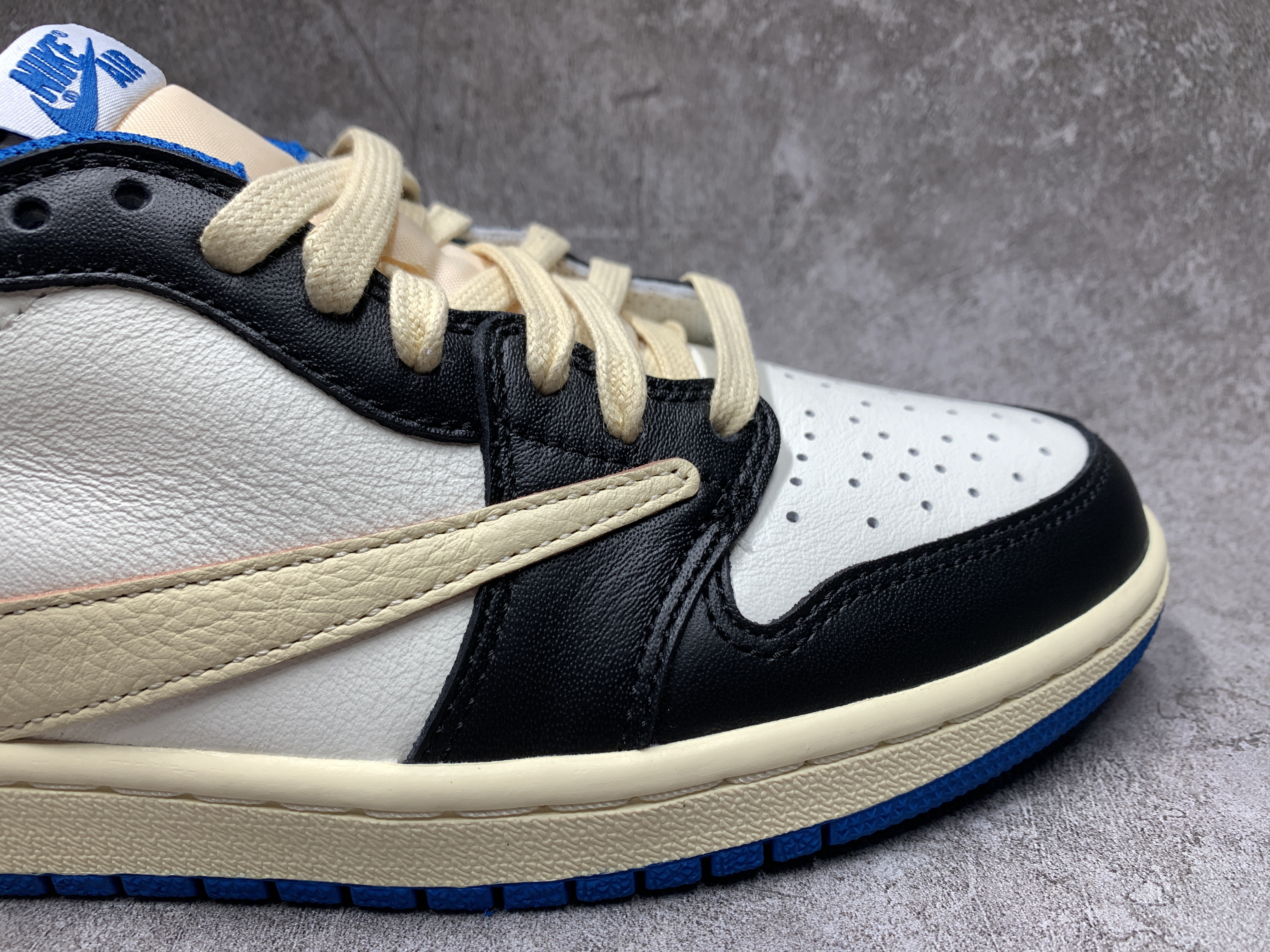 Air Jordan 1 Low Fragment Design x Travis Scott