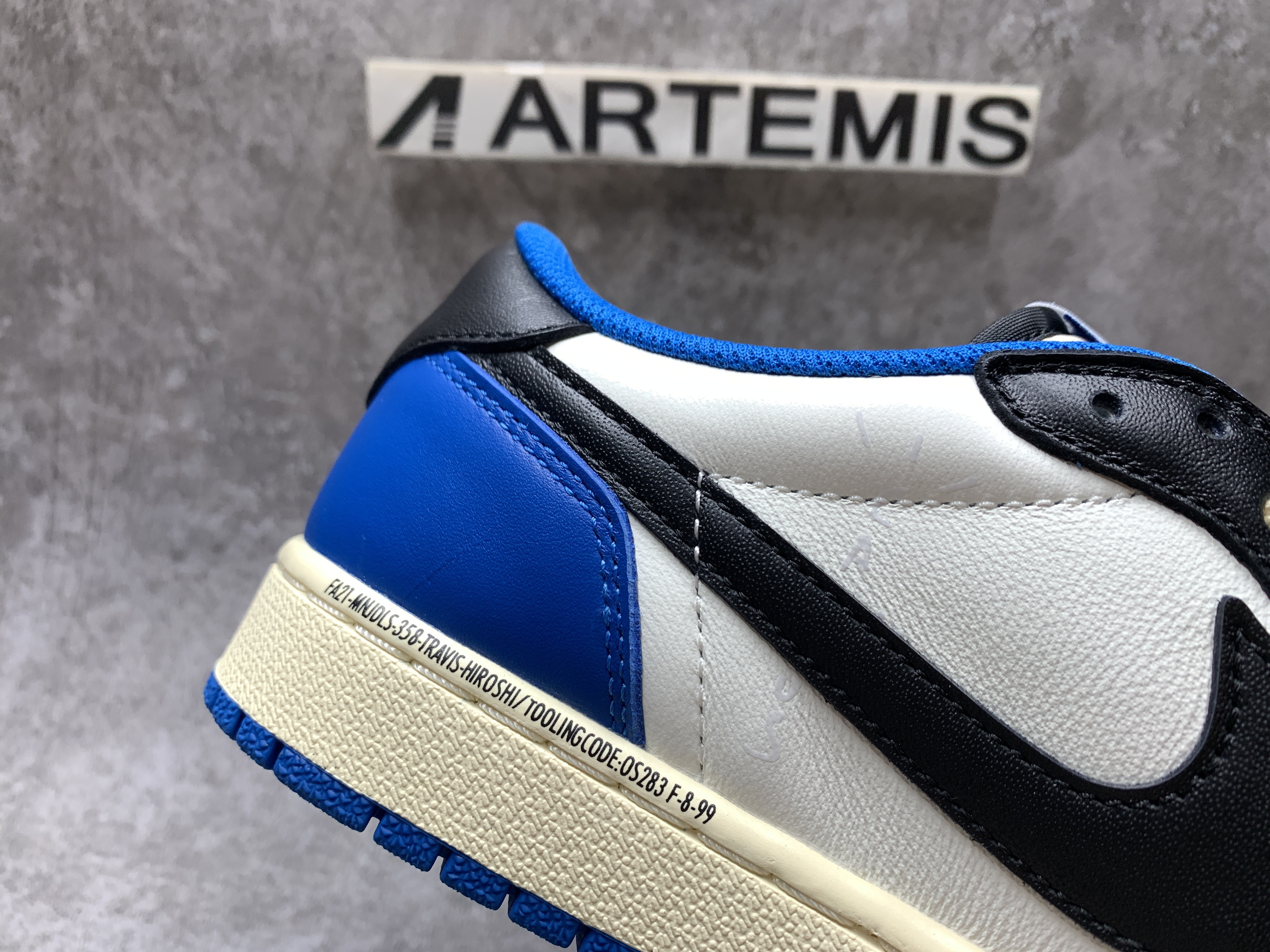 Air Jordan 1 Low Fragment Design x Travis Scott