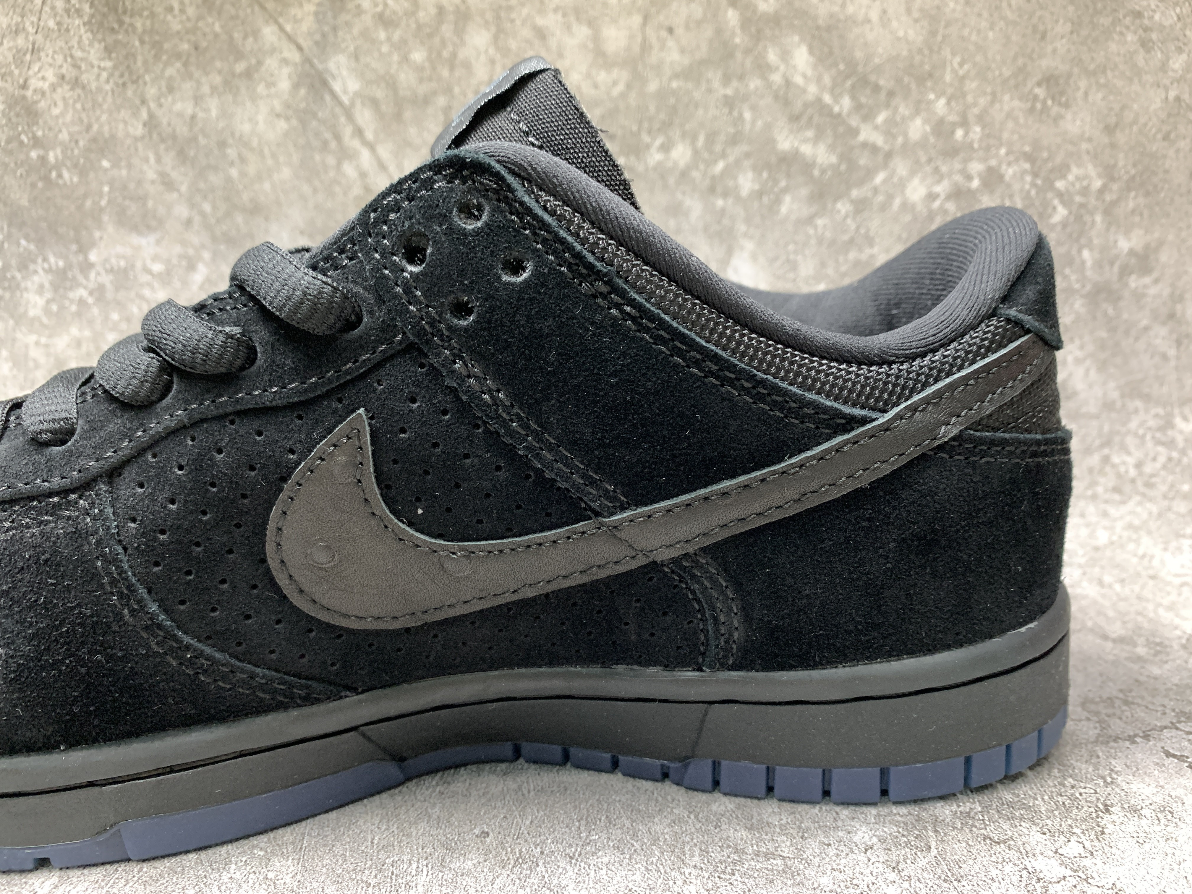 Nike Dunk Low SP UNDEFEATED Black Dunk vs. AF1 Pack