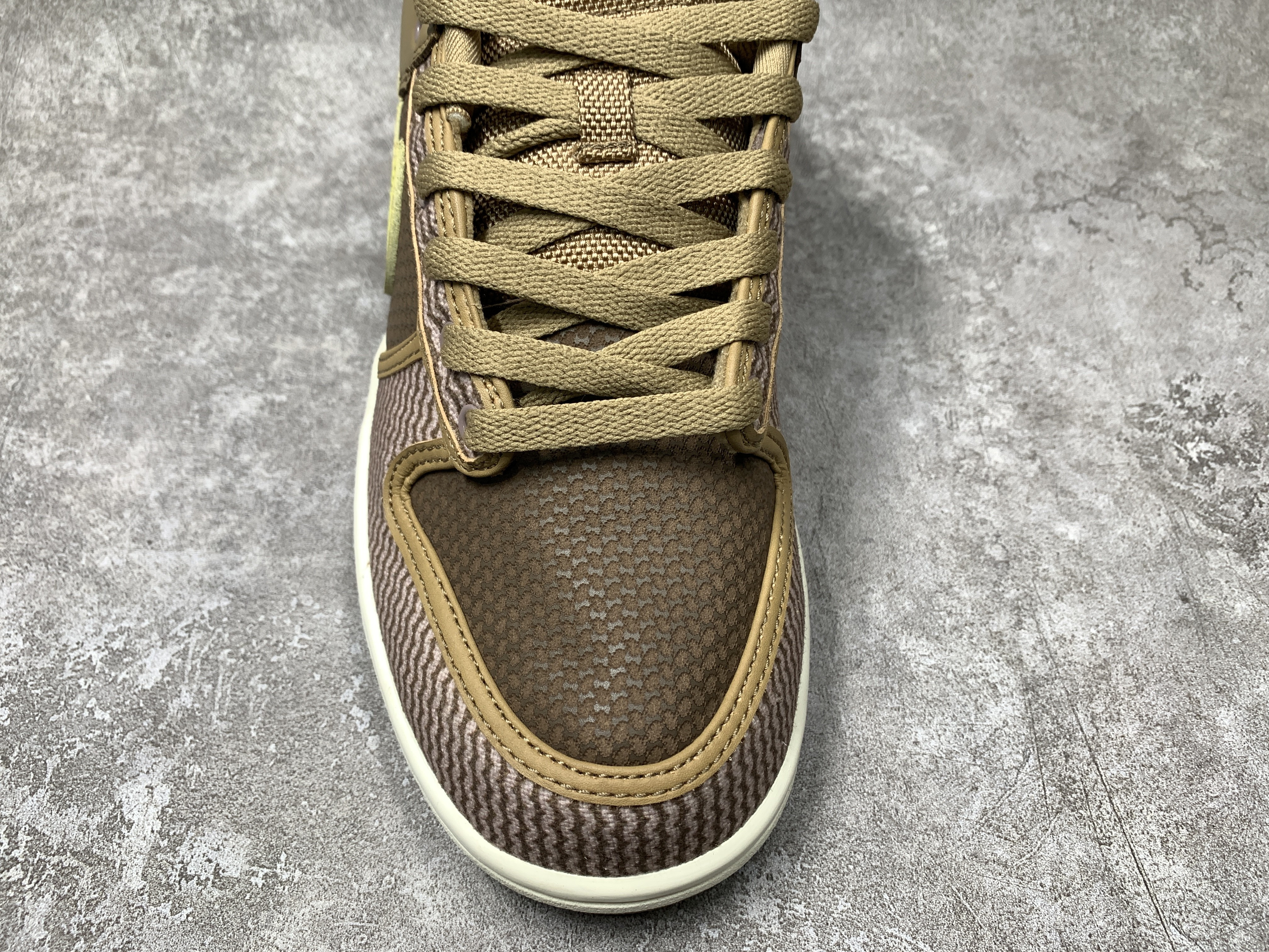Nike Dunk Low SP UNDEFEATED Canteen Dunk vs. AF1 Pack