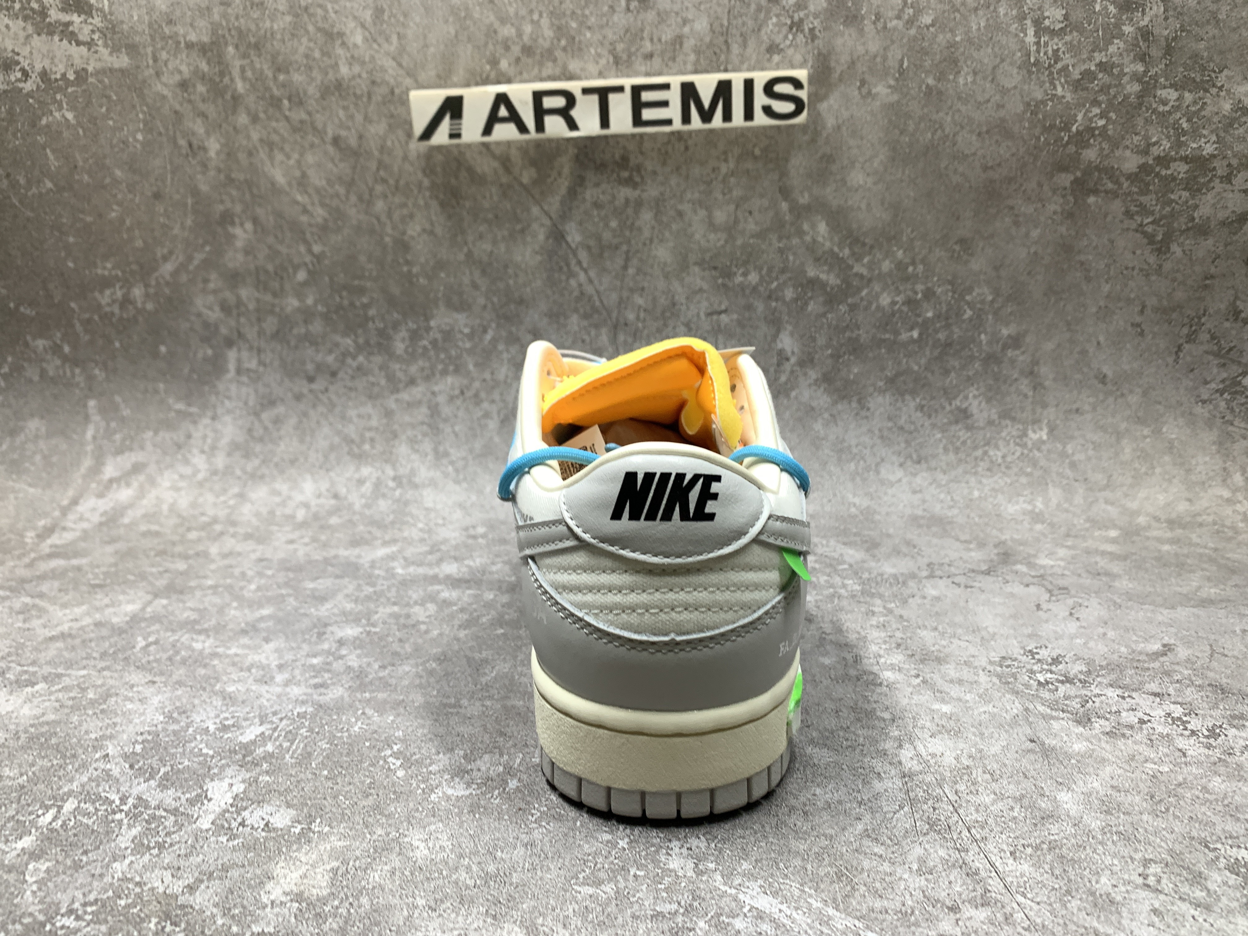 Off-White x Nike Dunk Low 02 of 50