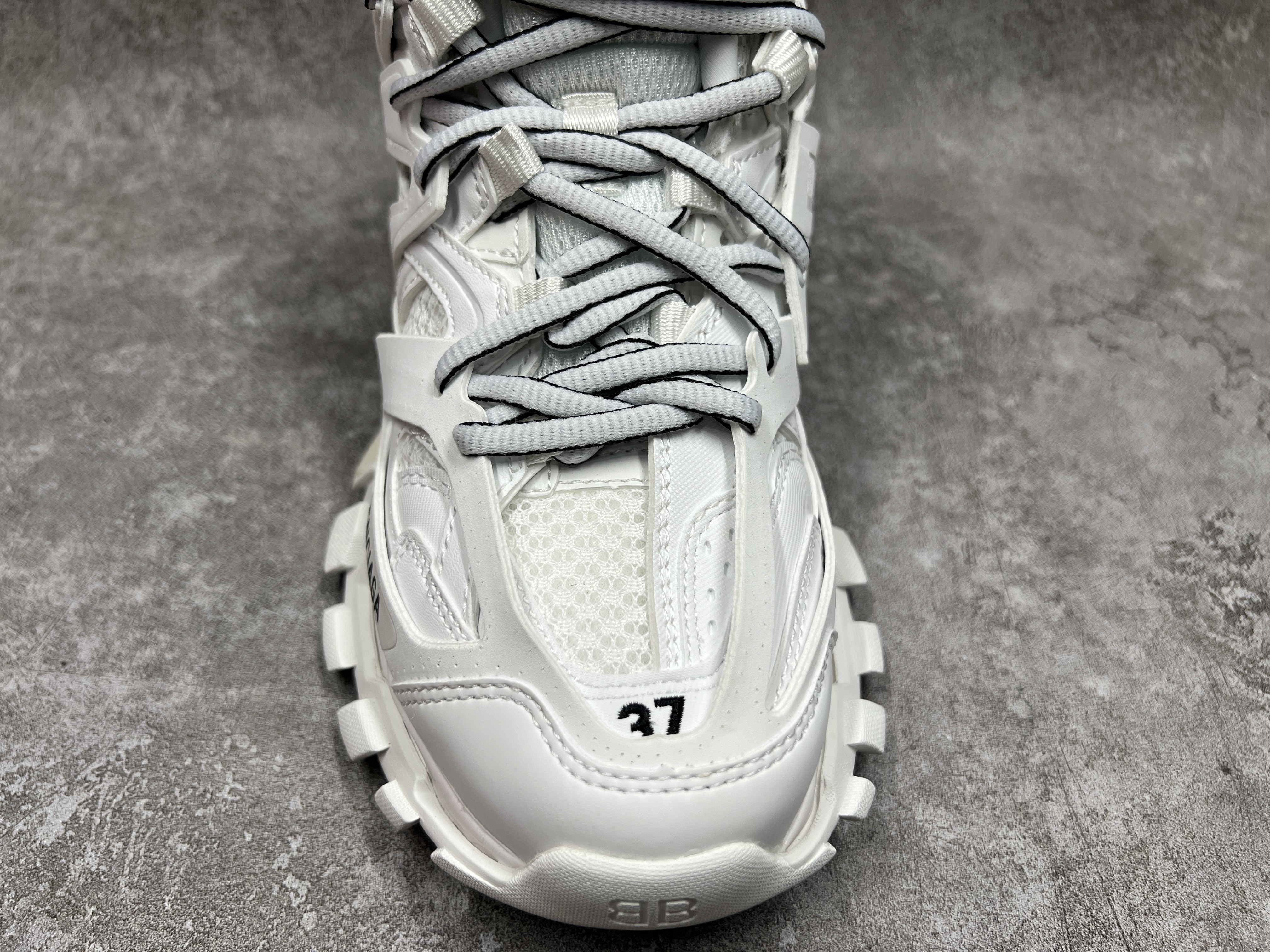 Balenciga Track Hike White