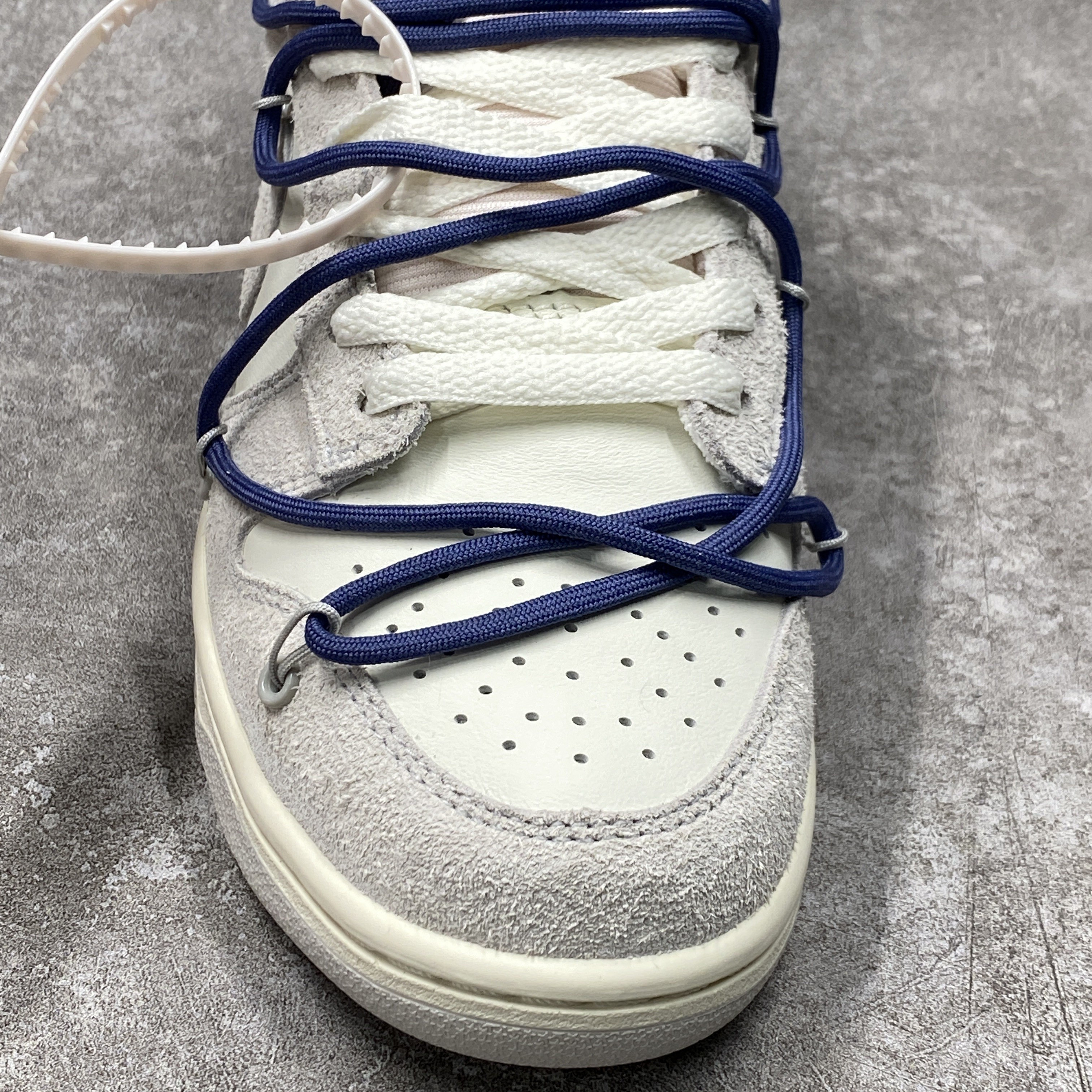Nike Dunk Low Off-White Lot 18