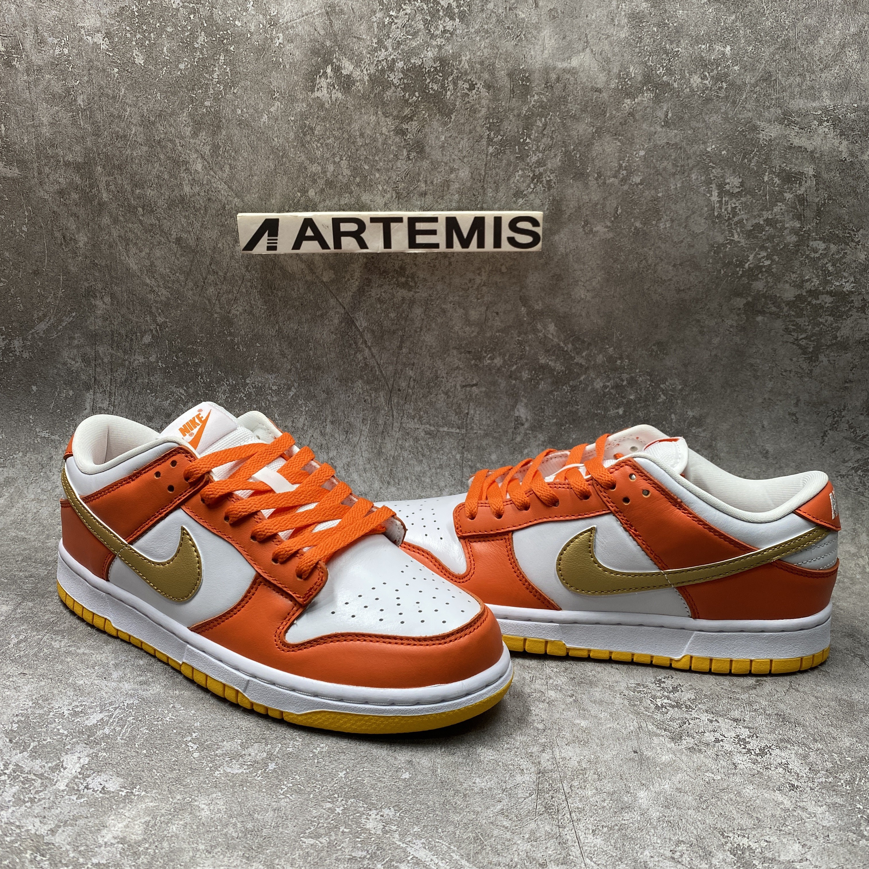Nike Dunk Low University Gold