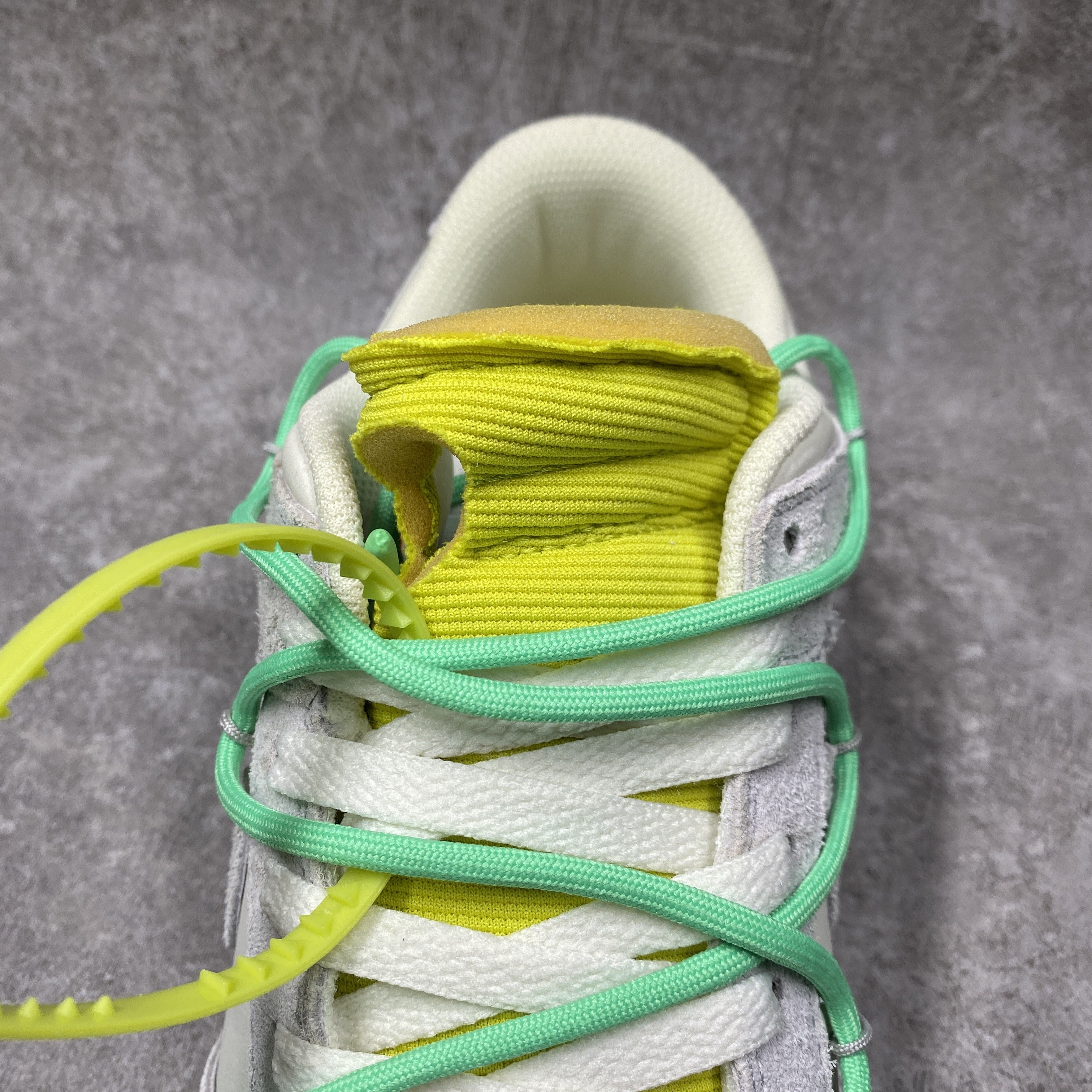 Nike Dunk Low Off-White Lot 14