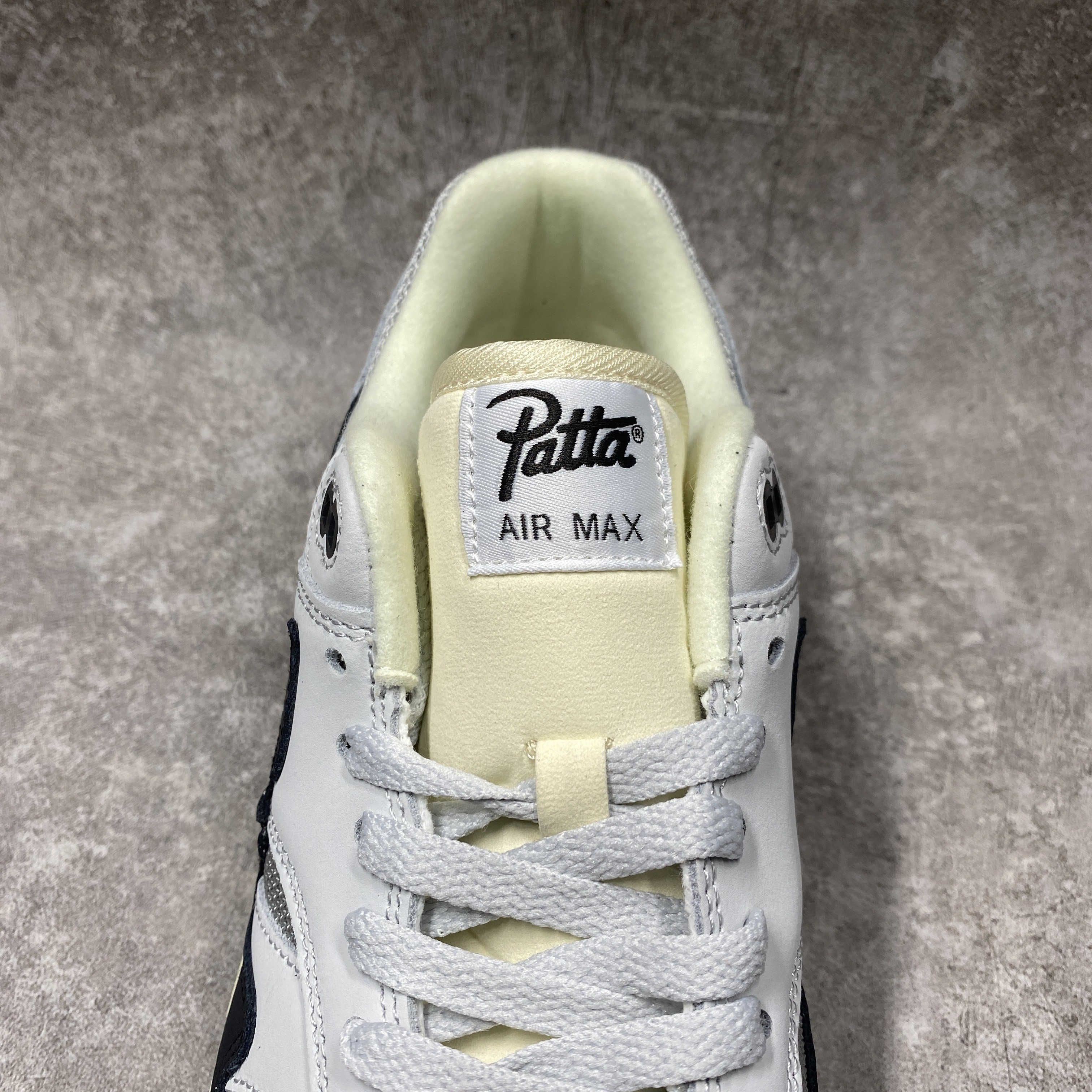 Nike Air Max 1 x Patta White Grey
