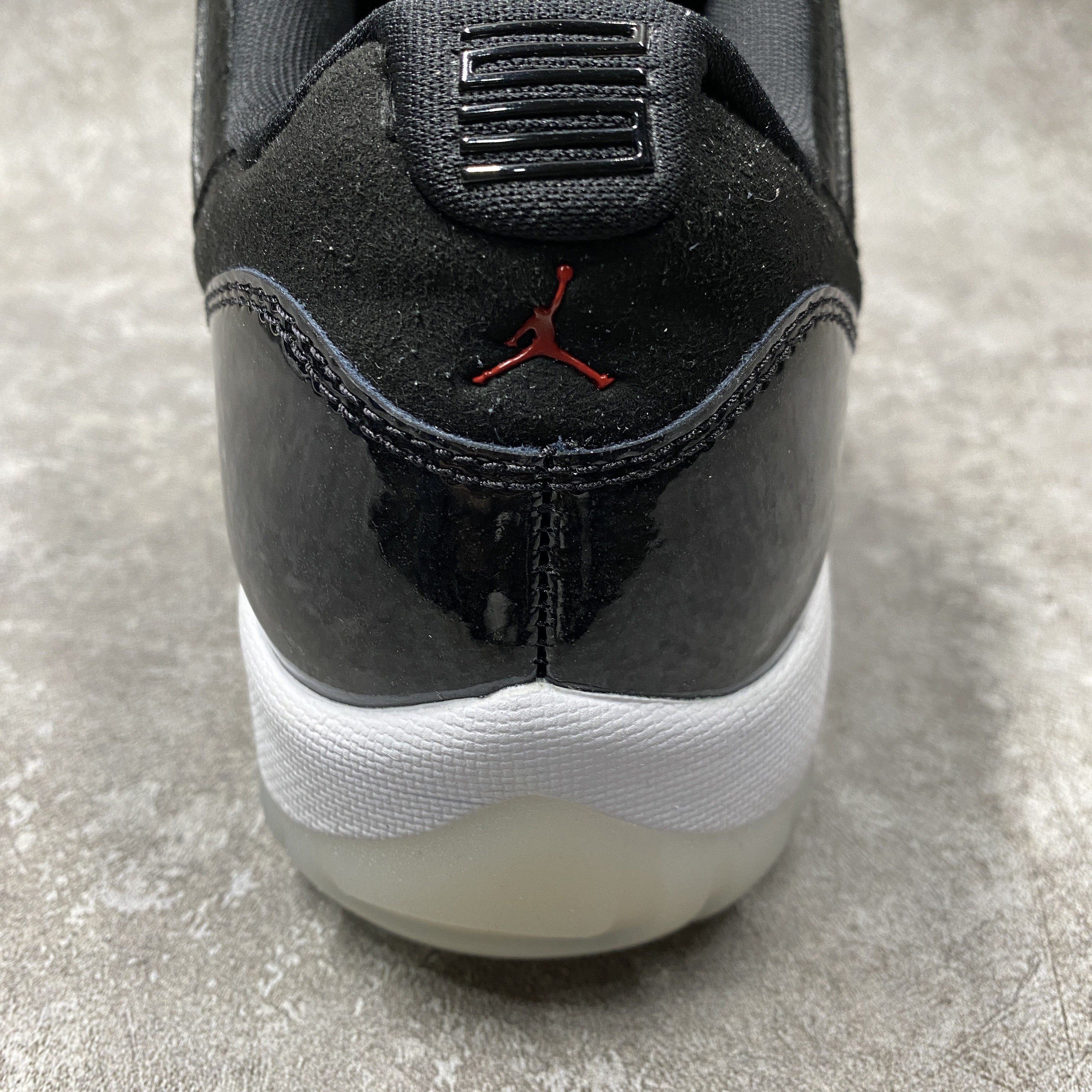 Air Jordan 11 Retro Low 72-10
