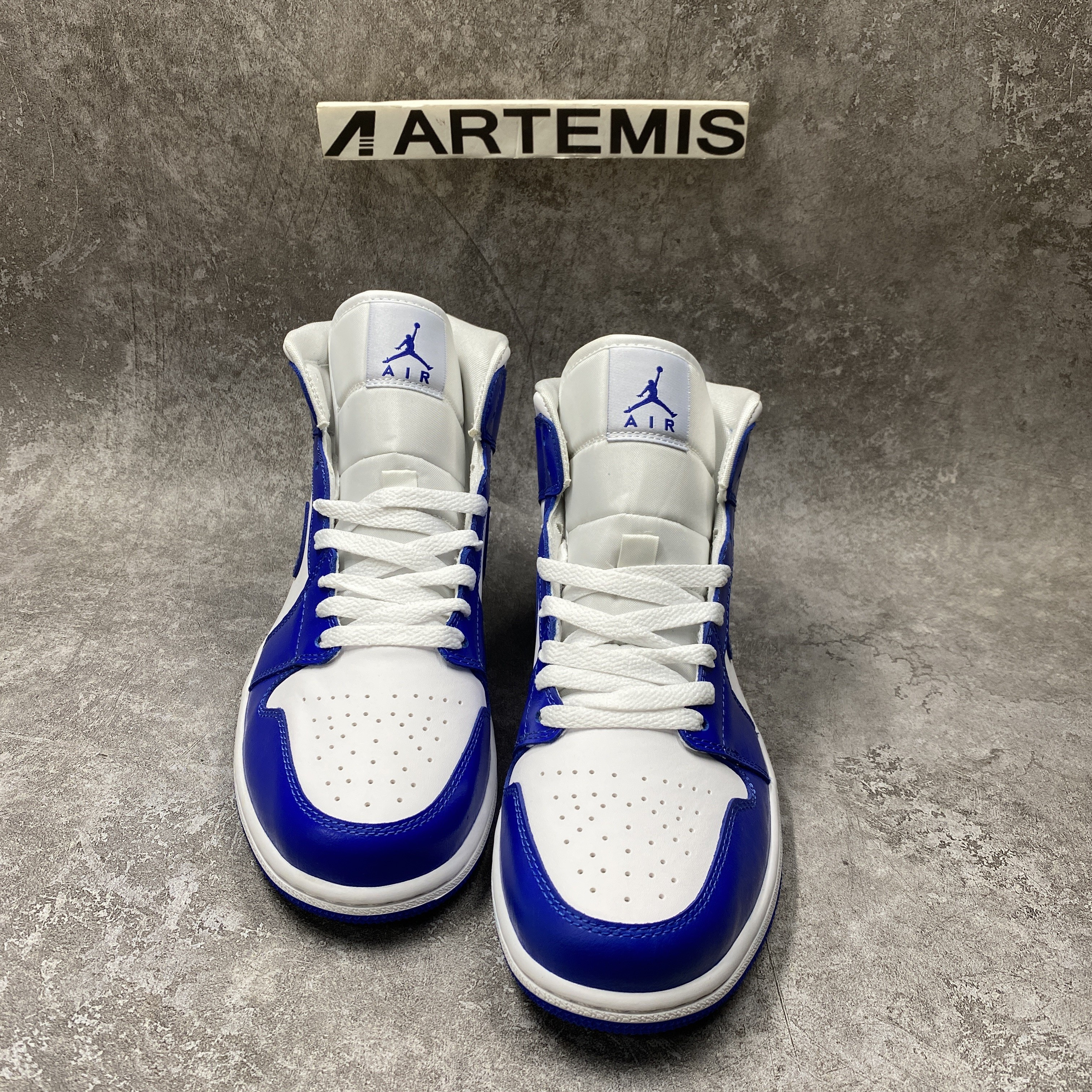 Air Jordan 1 Mid Kentucky Blue
