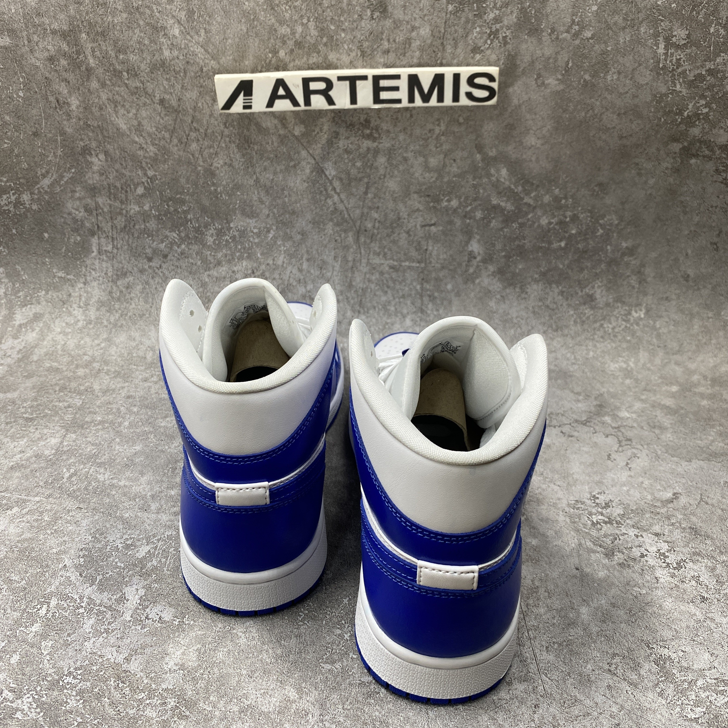 Air Jordan 1 Mid Kentucky Blue