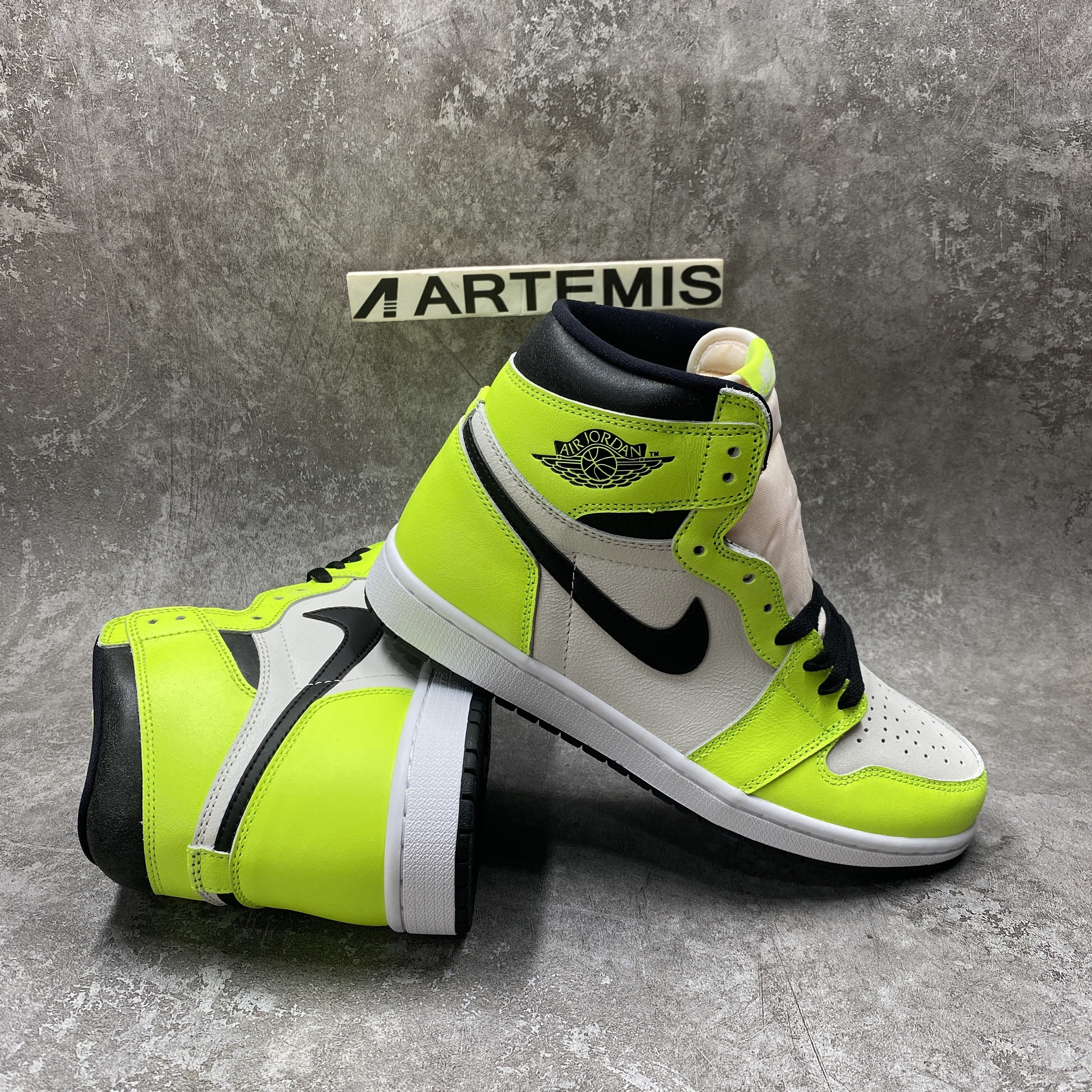 Air Jordan 1 High OG Volt