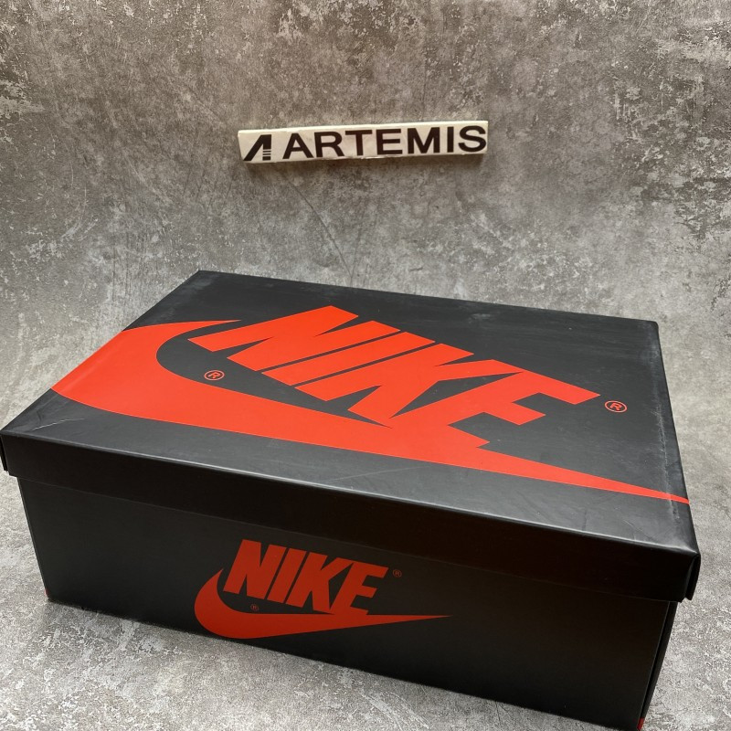 Air Jordan 1 Mid Spli Black White