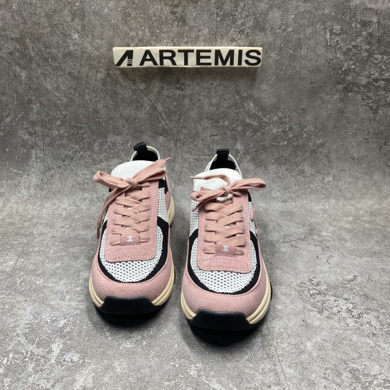 Channel Low Trainer in White Pink