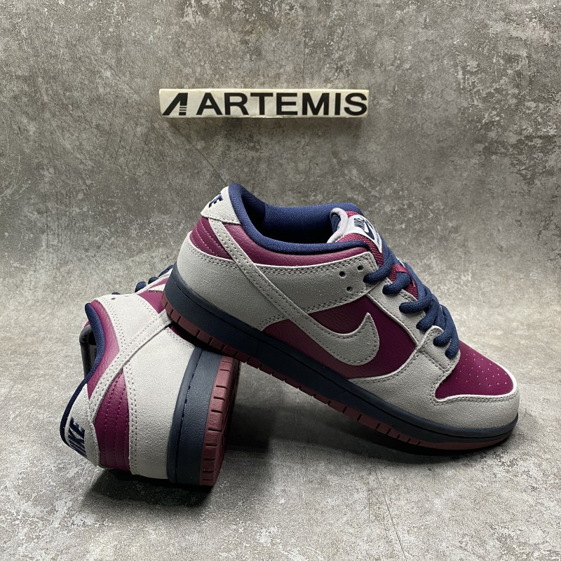Nike SB Dunk Low Atmosphere Grey True Berry