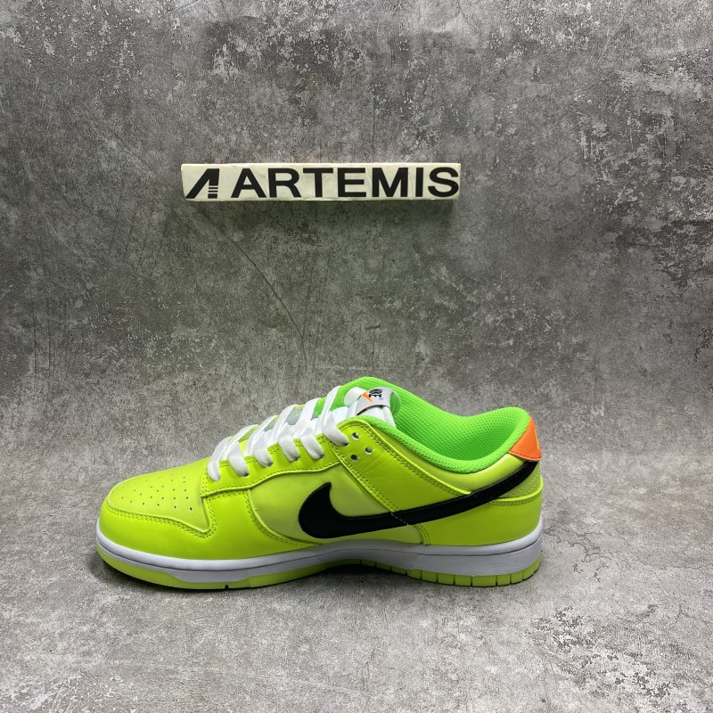 Nike Dunk Low SE Glow In The Dark