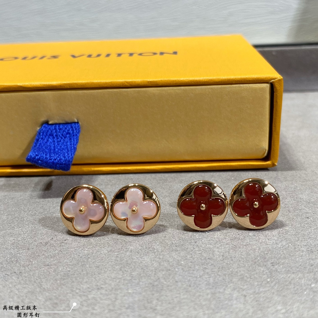 l0*is V*t0n earrings