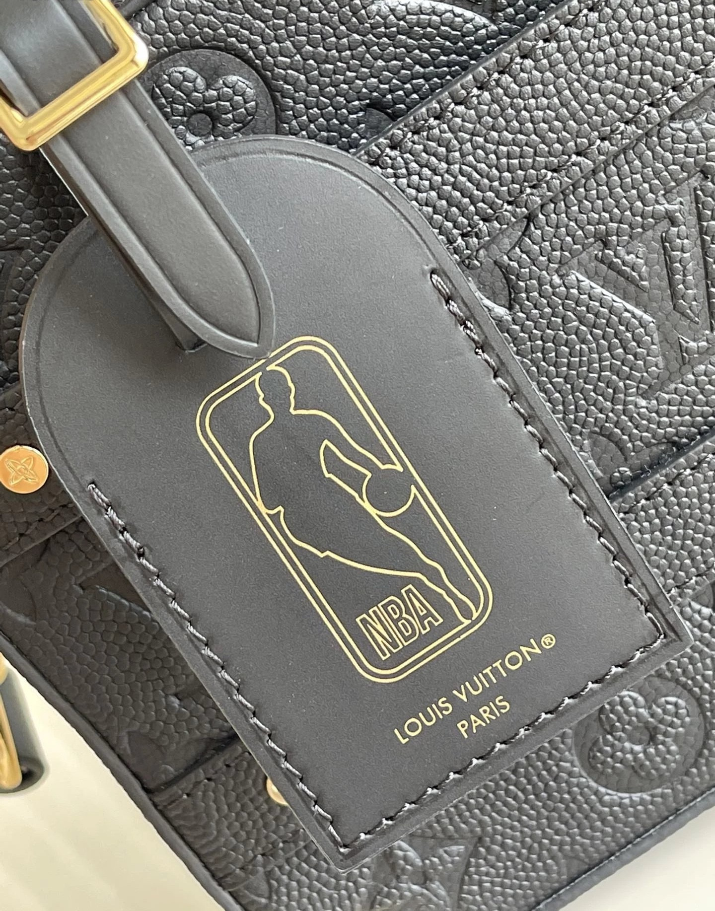 LVXNBA HANDLE TRUNK M57971