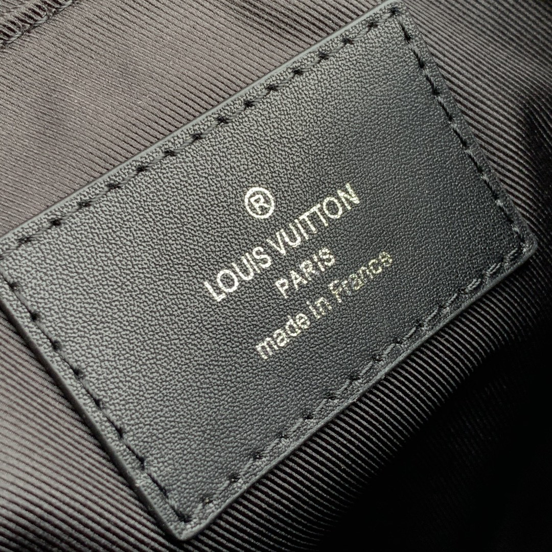 LV CHRISTOPHER XS M58495