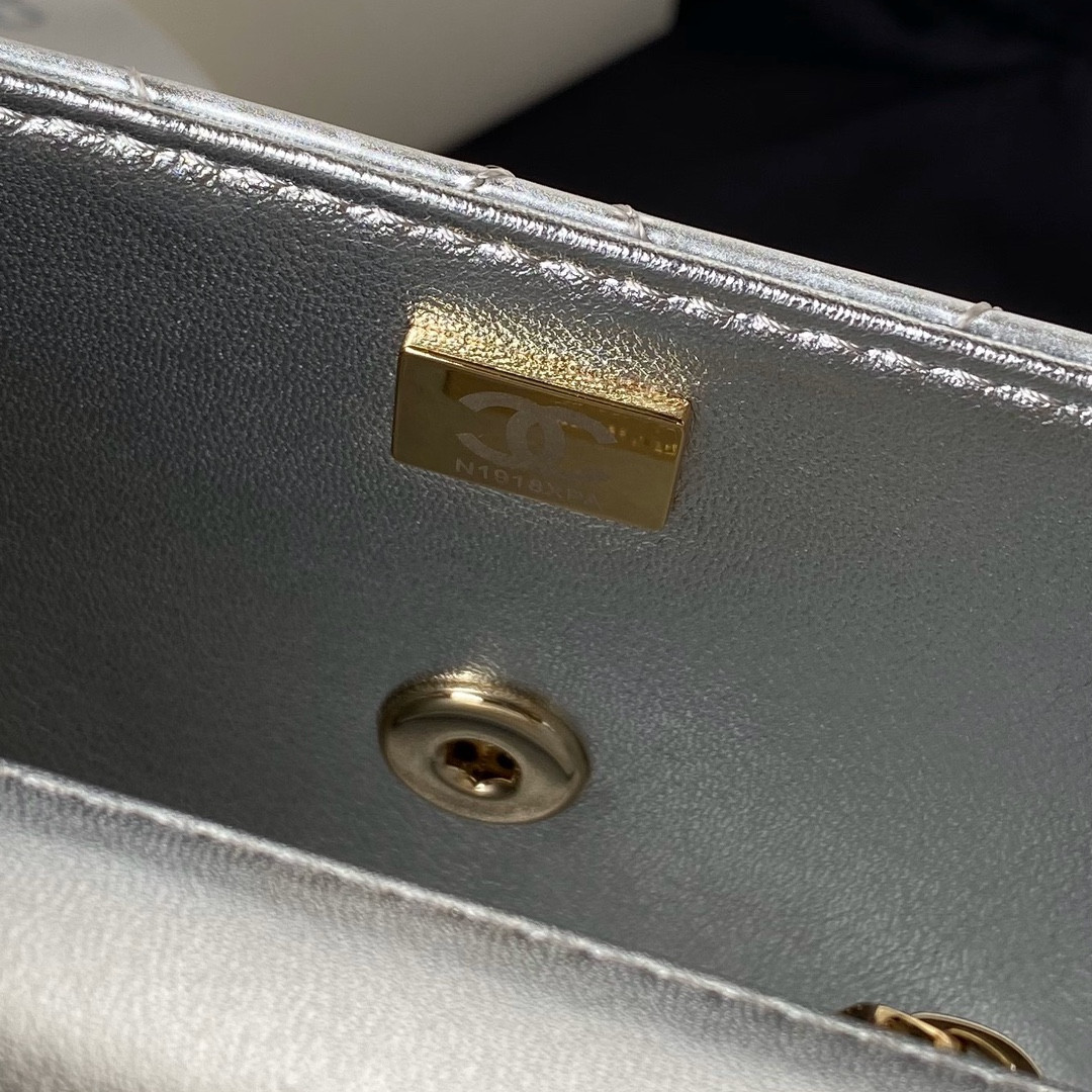 Ch*el flap bag & star coin purse silver 12.5×19×5cm