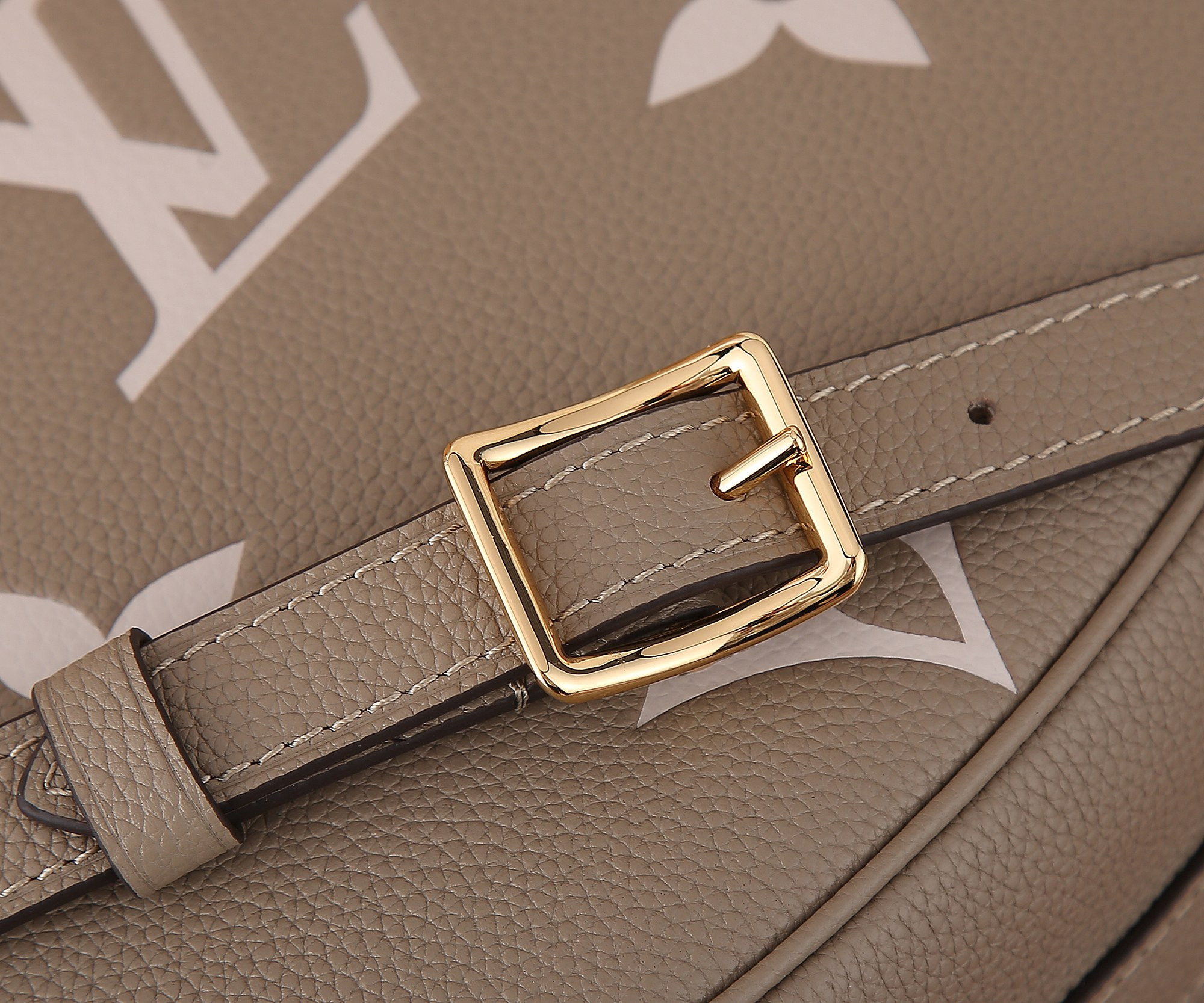 LV Loop Hobo M46738 15 x 10.2 x 3.9 inches