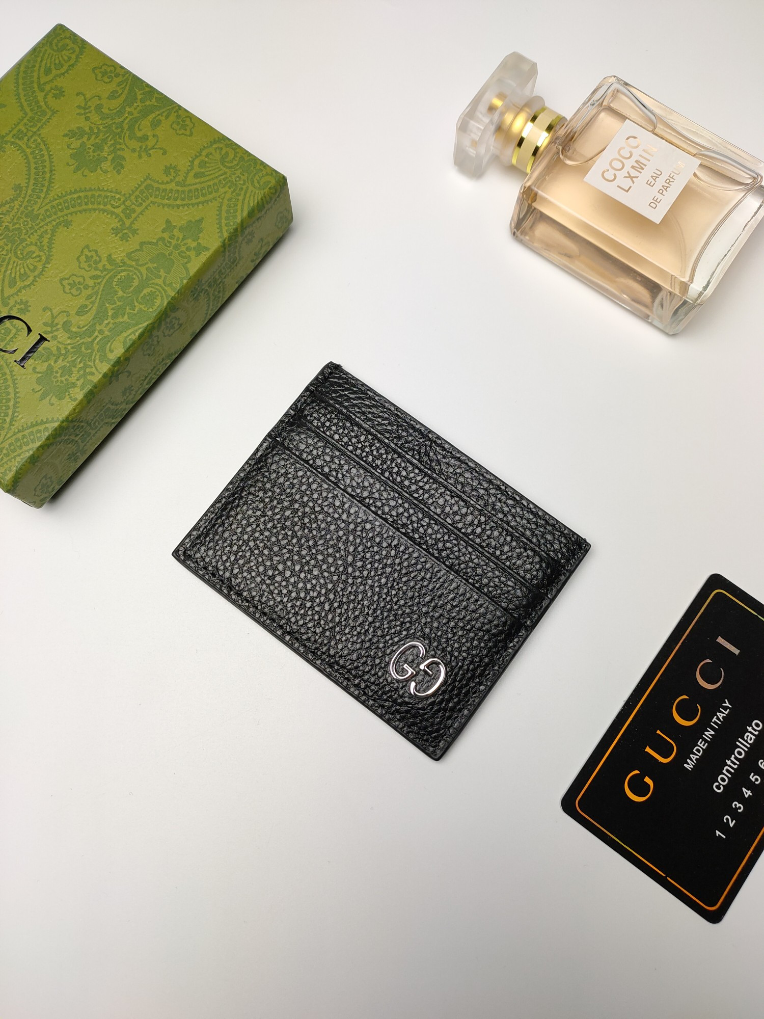 G*u*i gg card case wallet