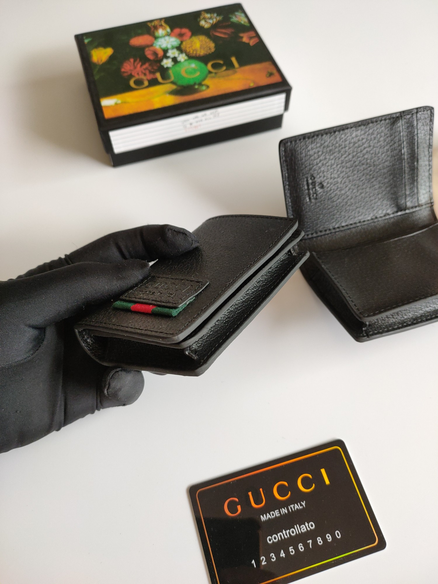 G*u*i gg  card case wallet