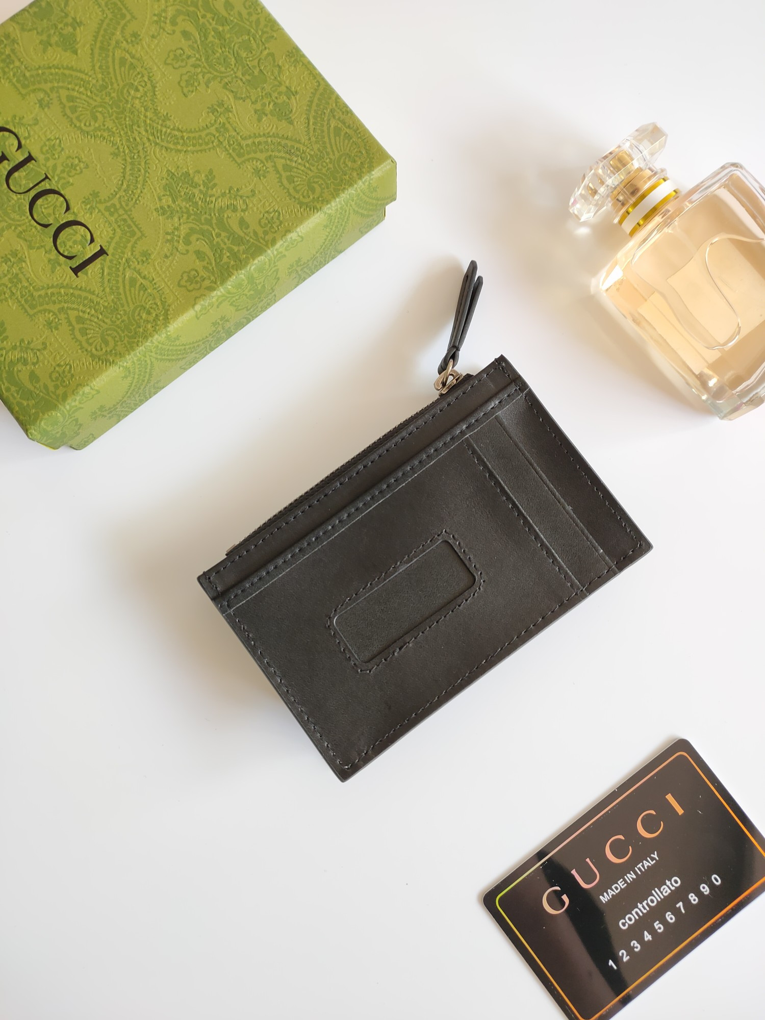 G*u*i gg card case wallet