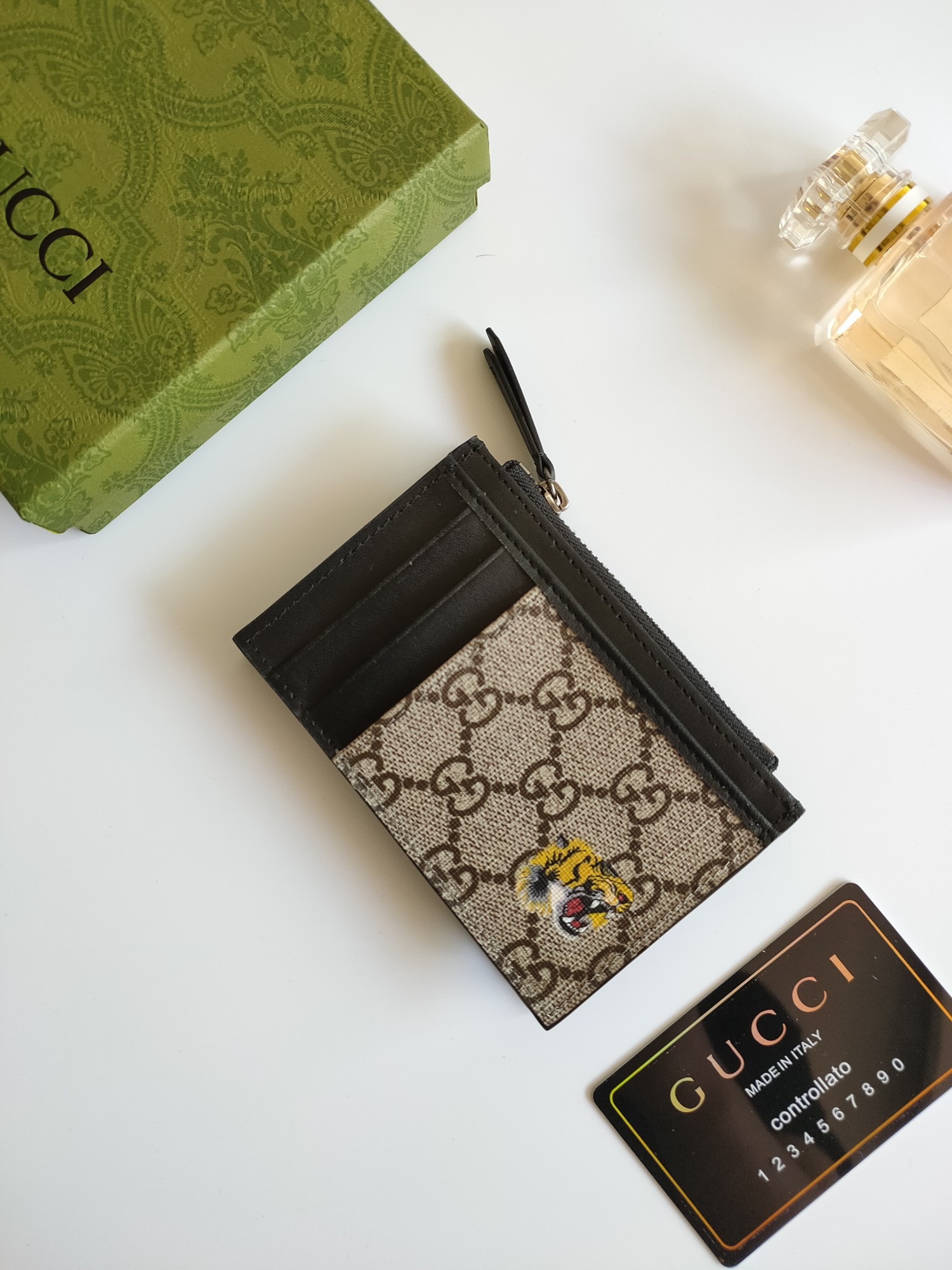 G*u*i gg card case wallet