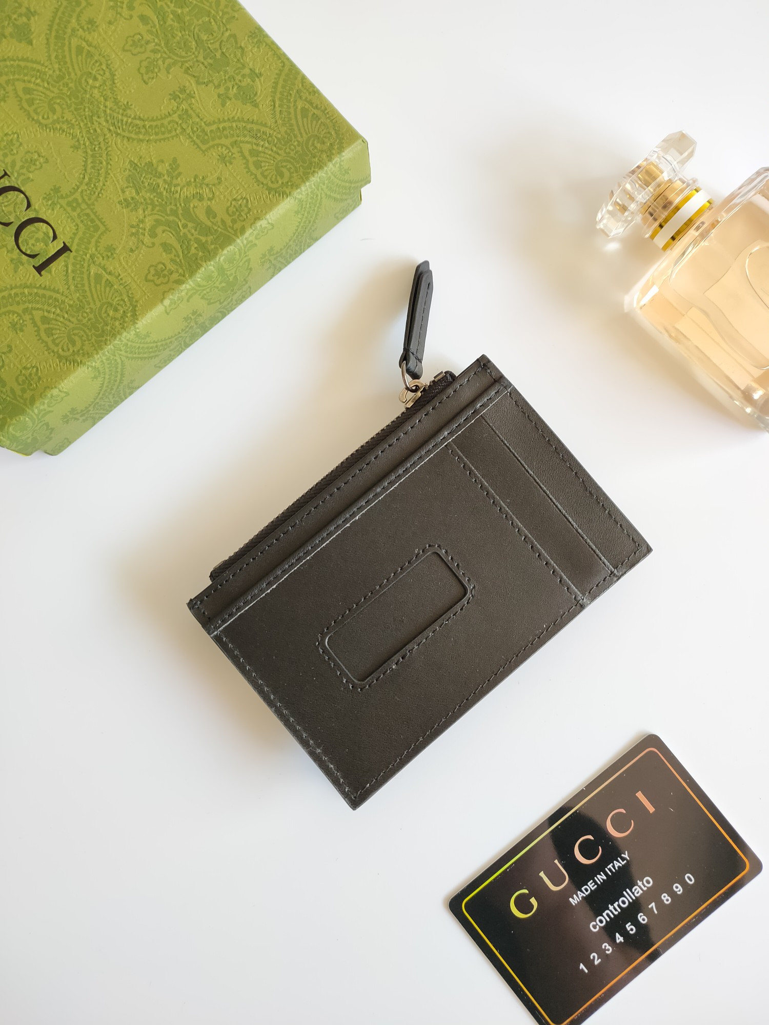 G*u*i gg card case wallet