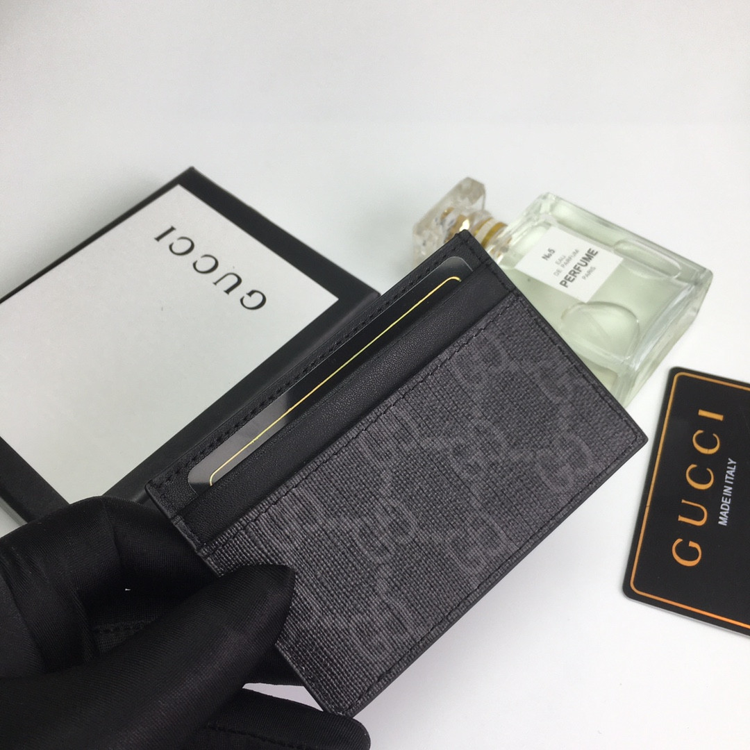 G*u*i gg  card case wallet