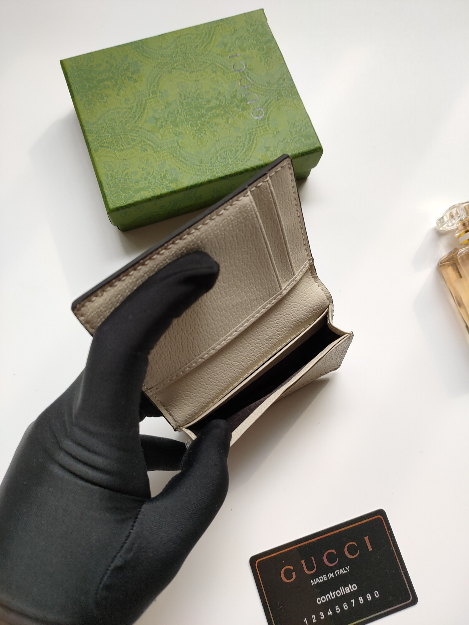 G*u*i gg card case wallet